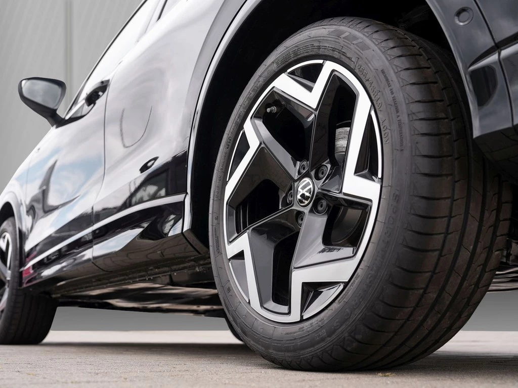 Volkswagen-Tiguan-image-4