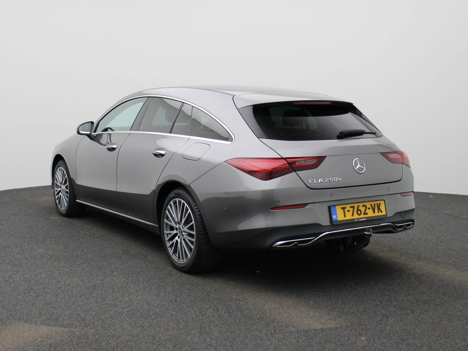Mercedes-Benz-CLA-image-3