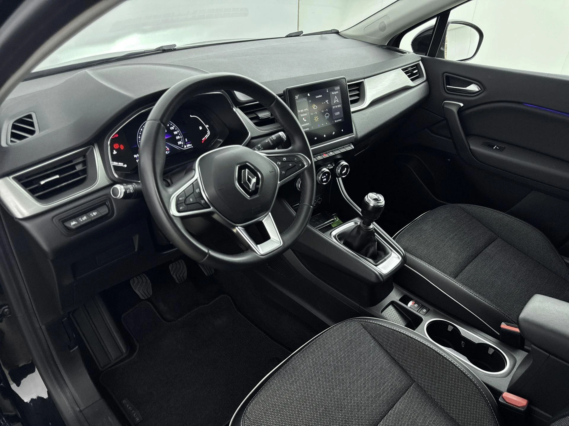 Renault-Captur-image-7