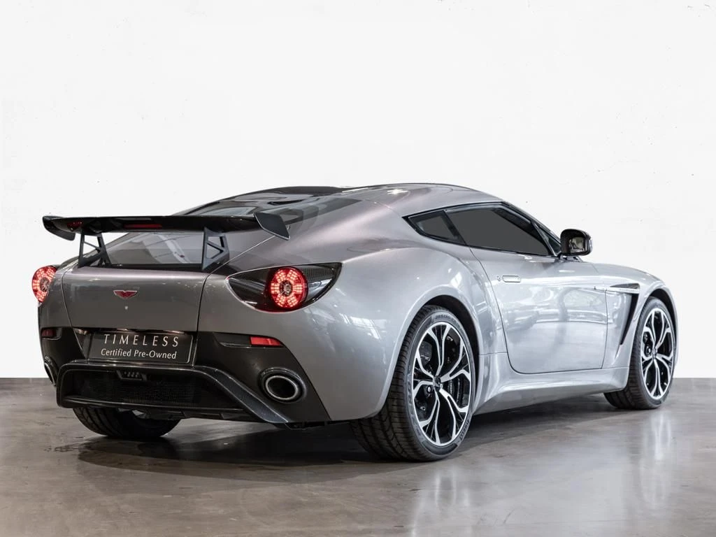 Aston Martin-V12 Vantage-image-14