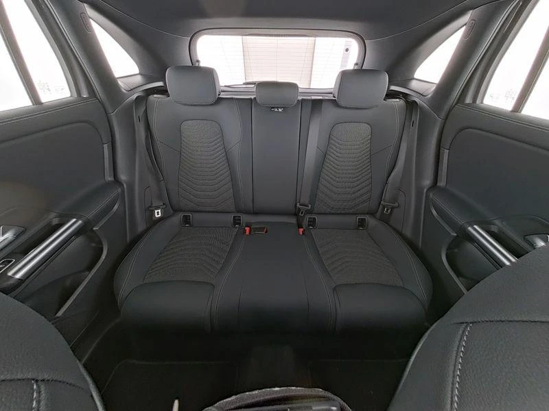 Mercedes-Benz-GLA-image-5