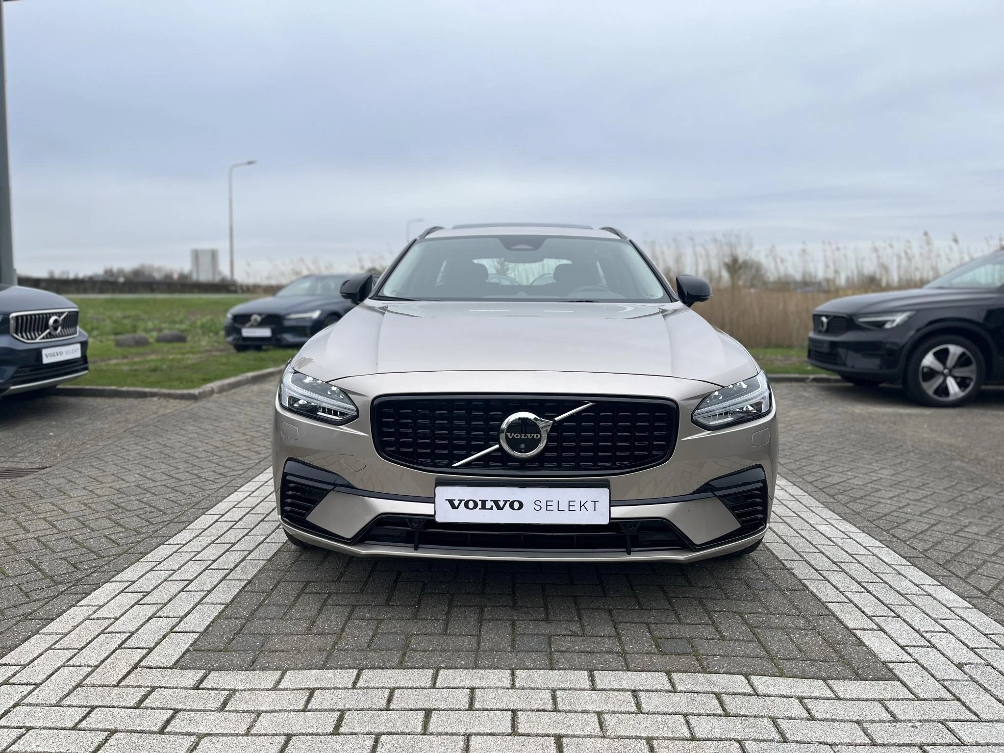 Volvo-V90-image-25