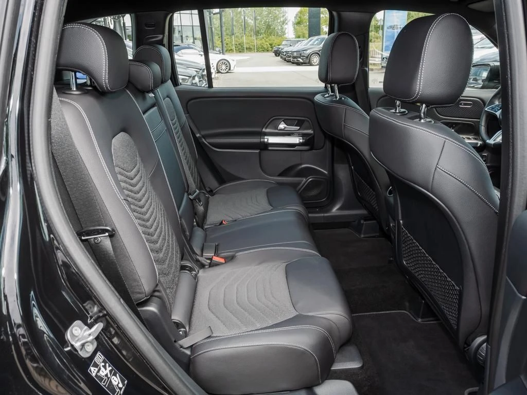 Mercedes-Benz-GLB 200 d-image-12