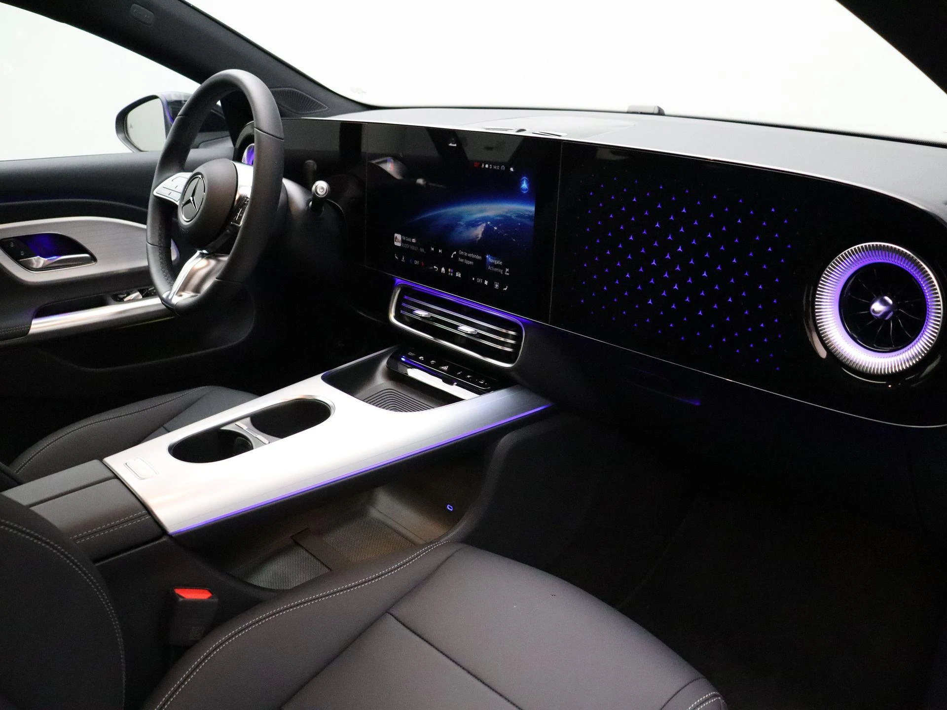 Mercedes-Benz-CLA-image-26