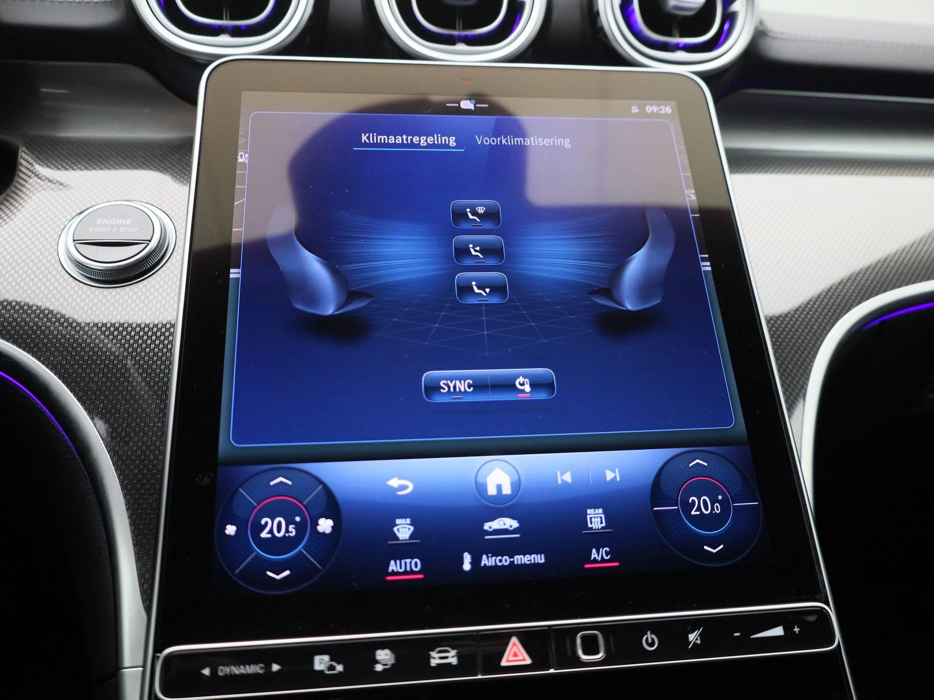 Mercedes-Benz-C-Klasse-image-16