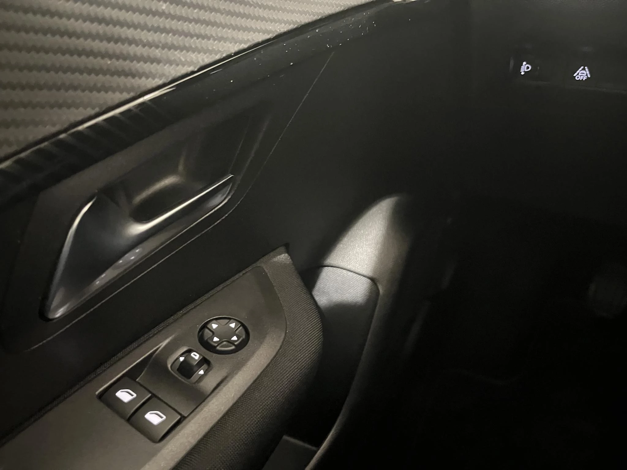 Peugeot-208-image-13