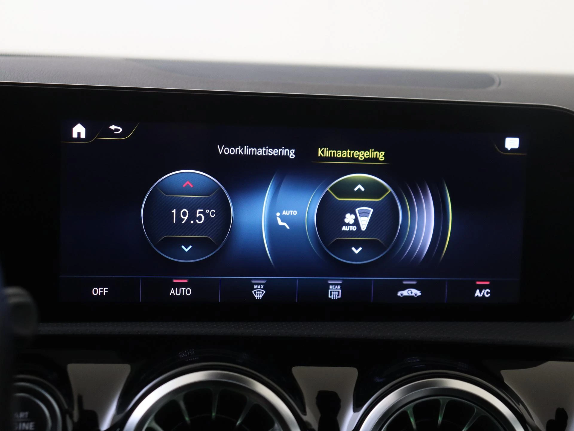 Mercedes-Benz-A-Klasse-image-17