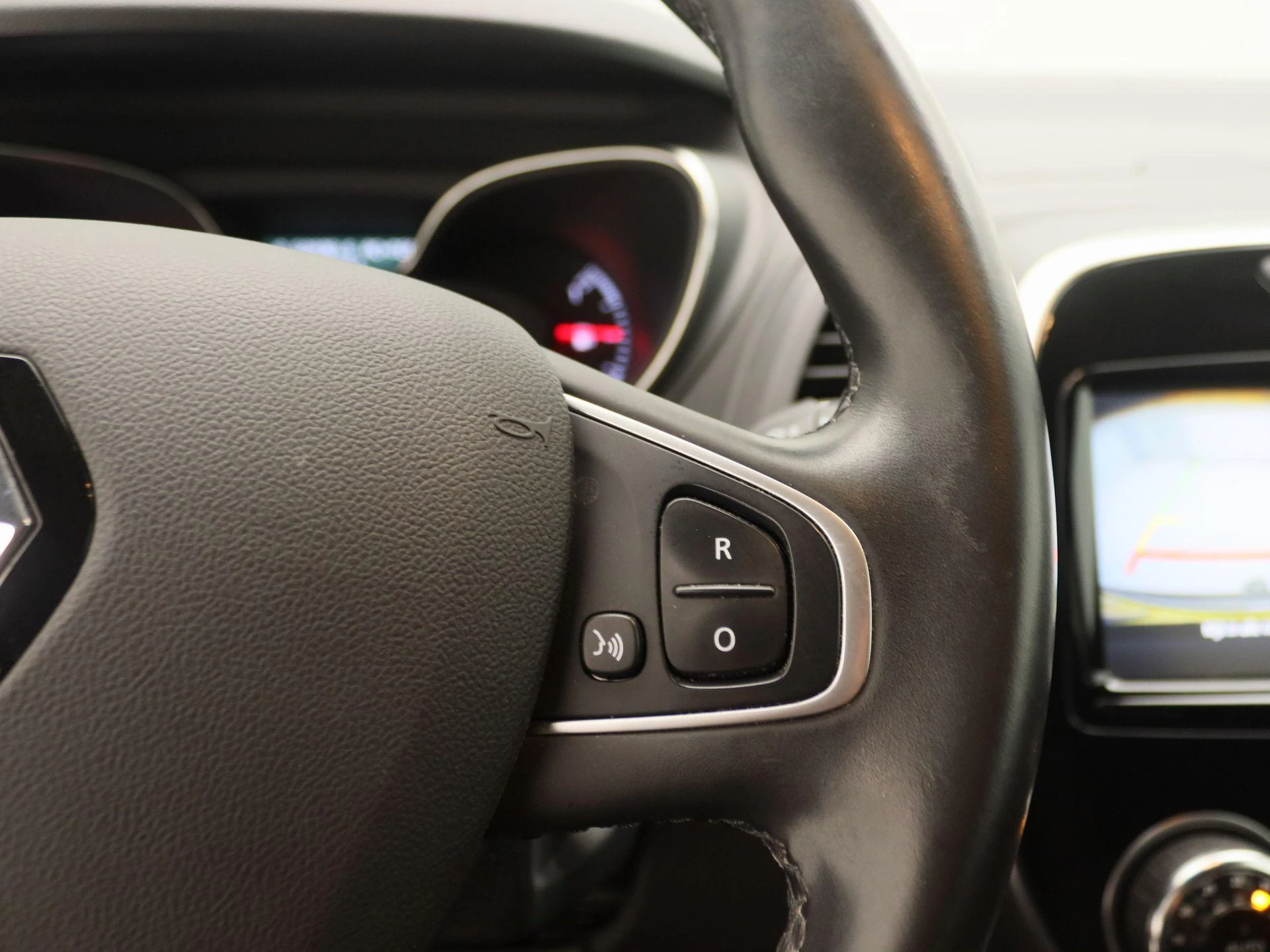 Renault-Captur-image-17