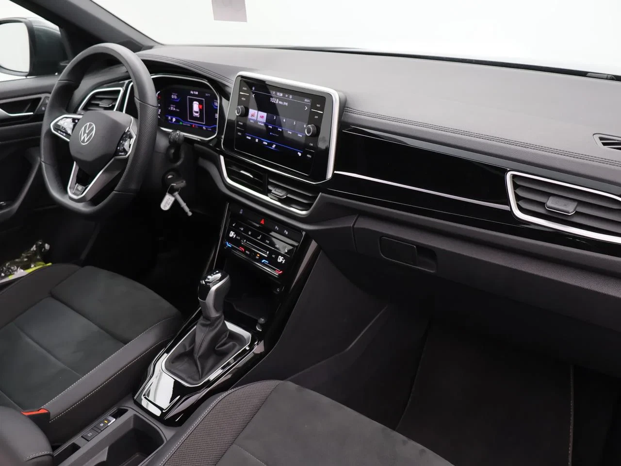 Volkswagen-T-Roc-image-9