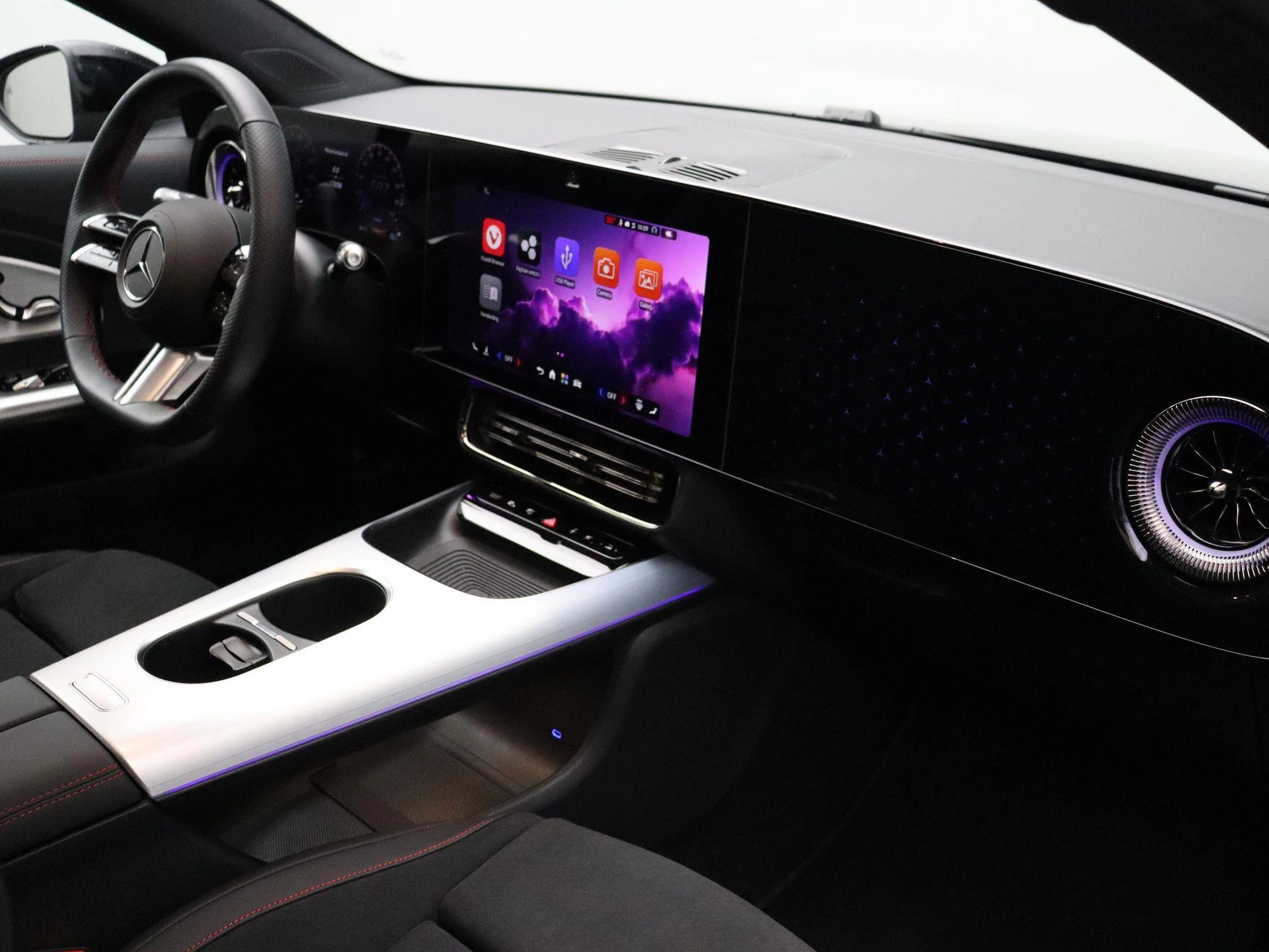 Mercedes-Benz-CLA-image-28