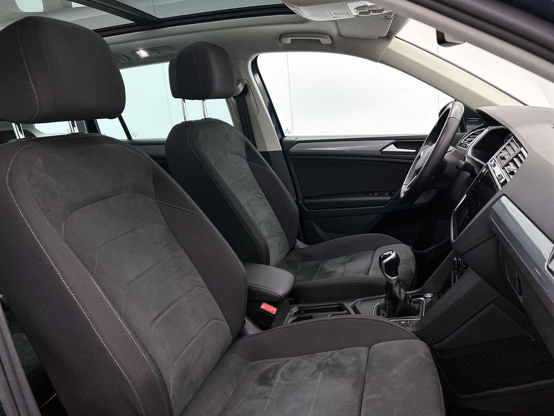 Volkswagen-Tiguan-image-38