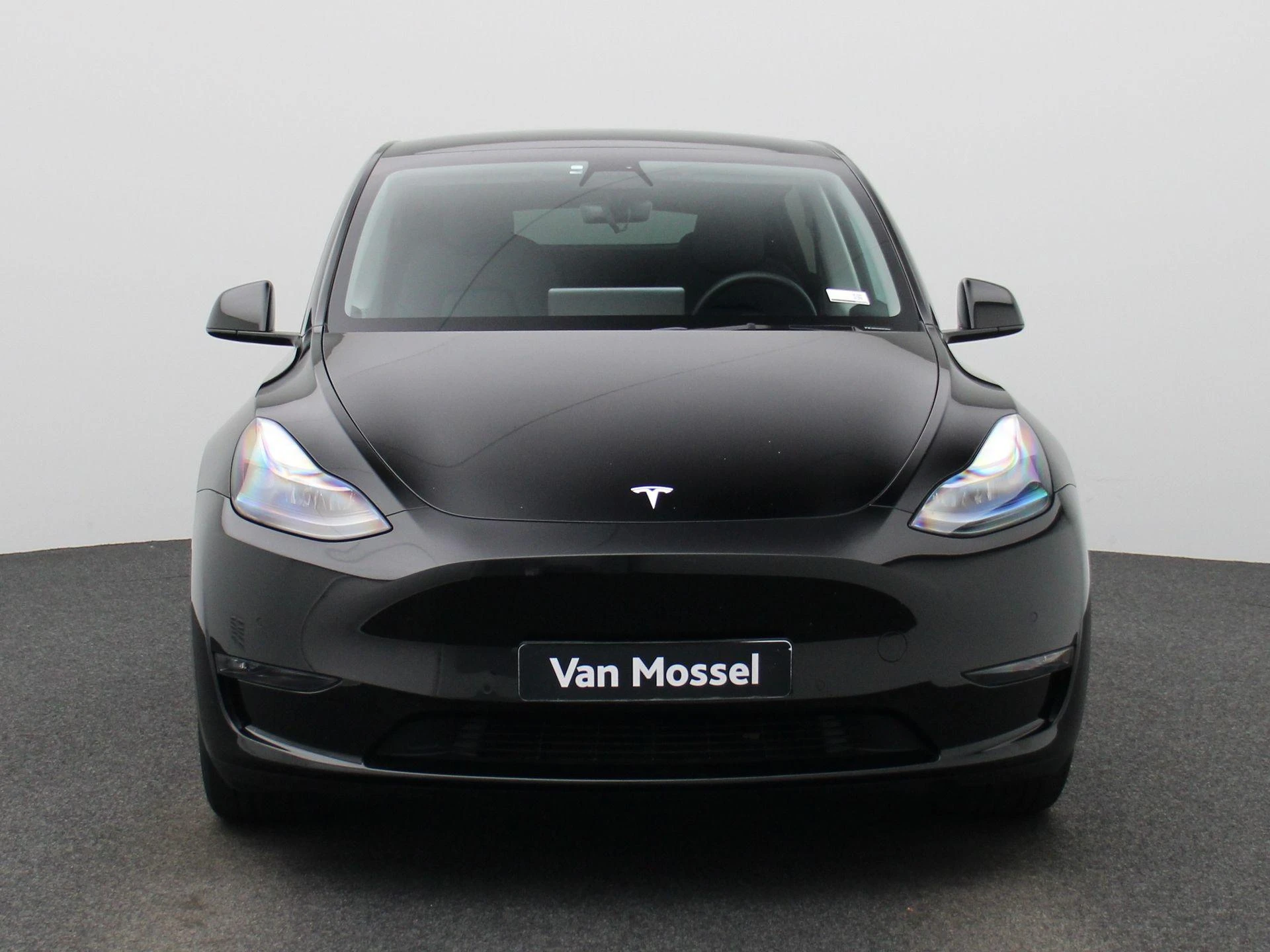 Tesla-Model Y-image-2