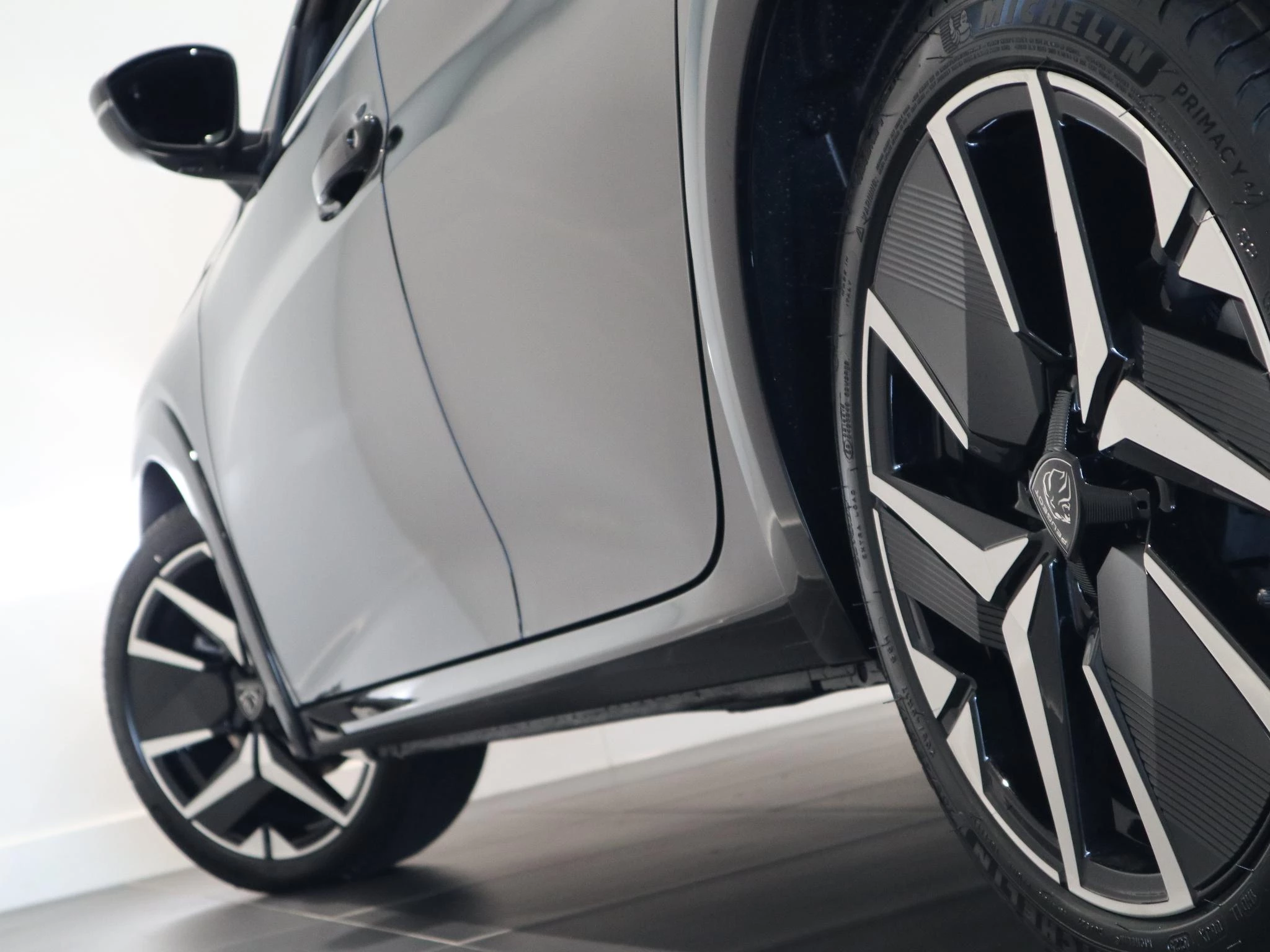 Peugeot 208 1.2 Hybrid 145 e-DCS6 GT