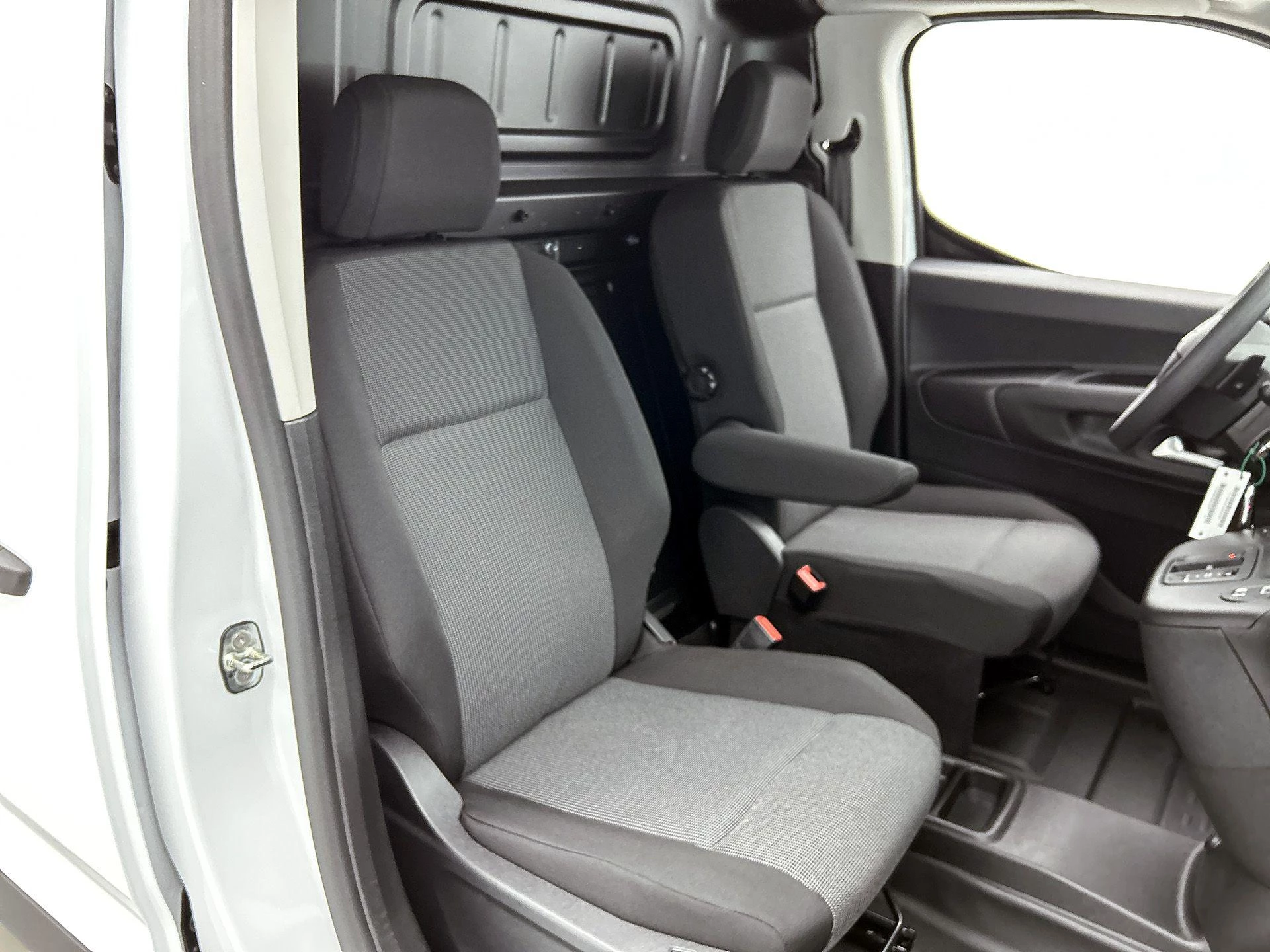 Opel-Combo-e-image-37