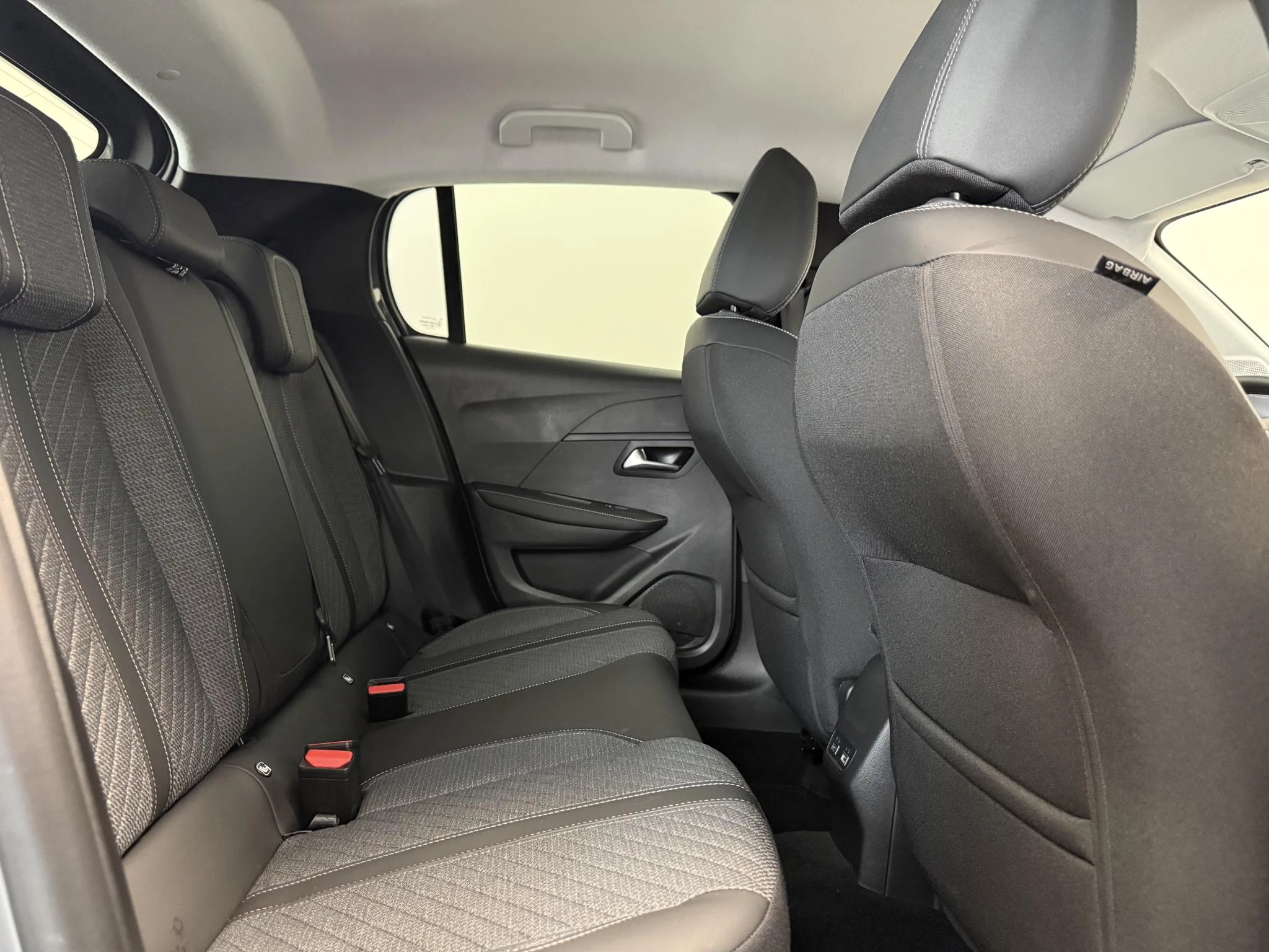 Peugeot 208 1.2 Hybrid 110 e-DCS6 Allure