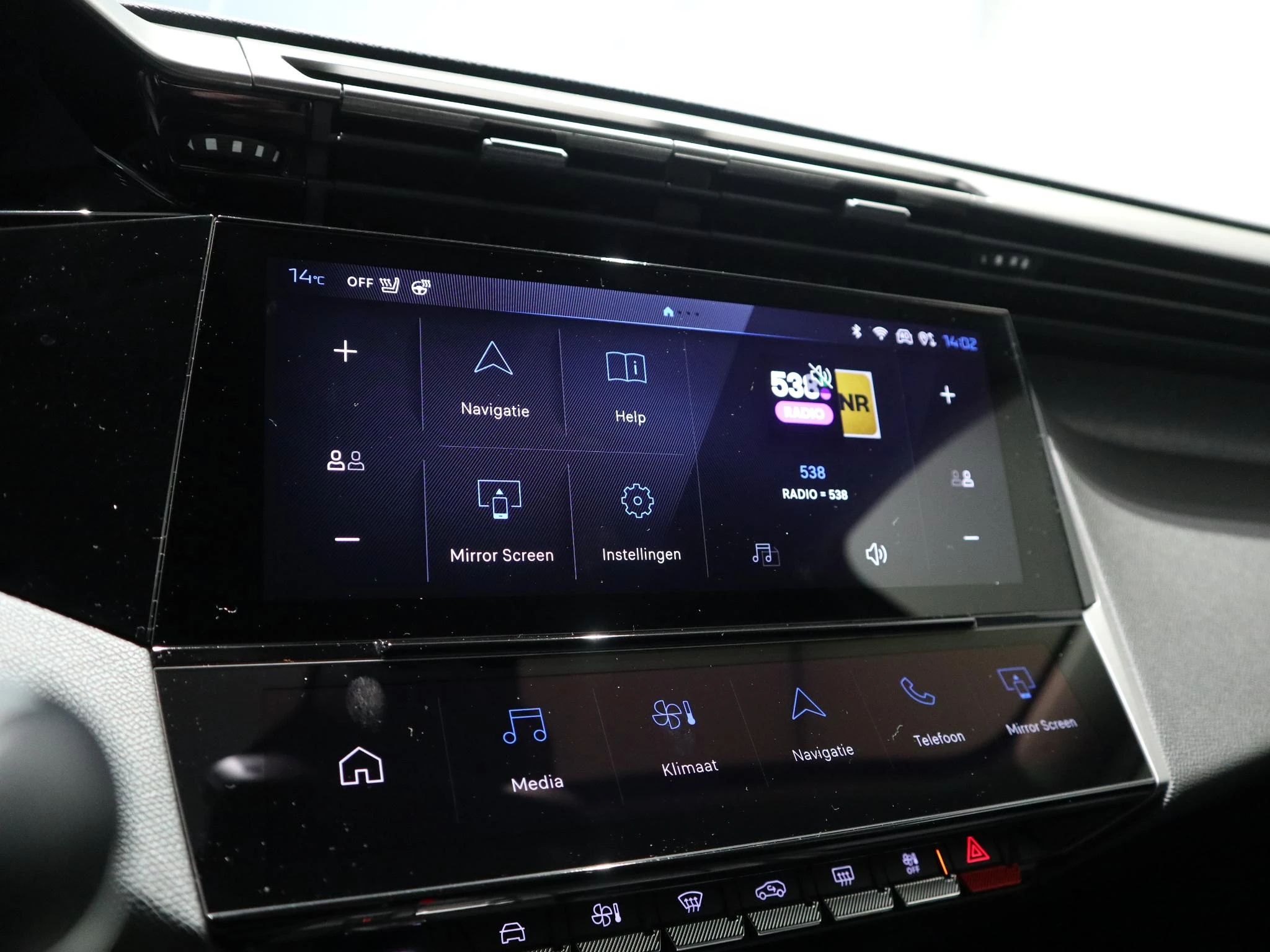 Peugeot-408-image-14