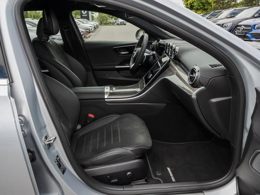 Mercedes-Benz-C-Klasse 300 d-image-11
