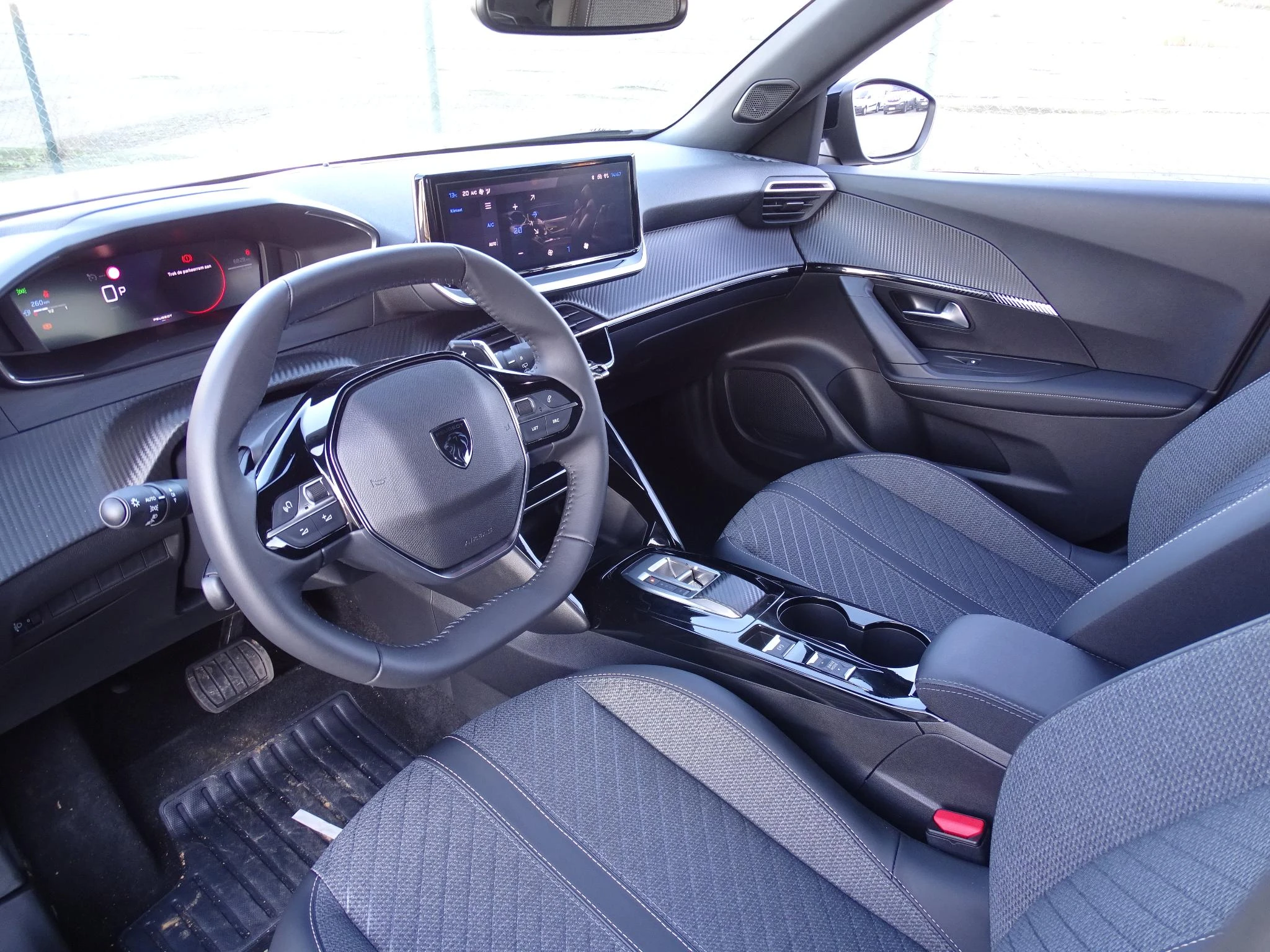 Peugeot-2008-image-12