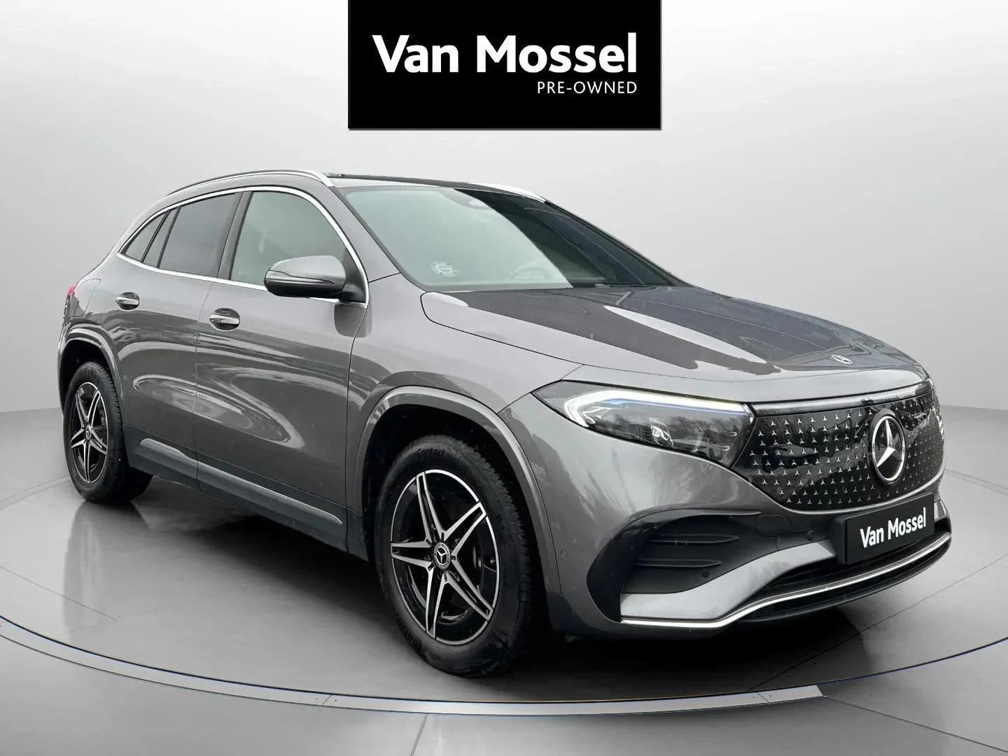 Mercedes-Benz-EQA-image-2