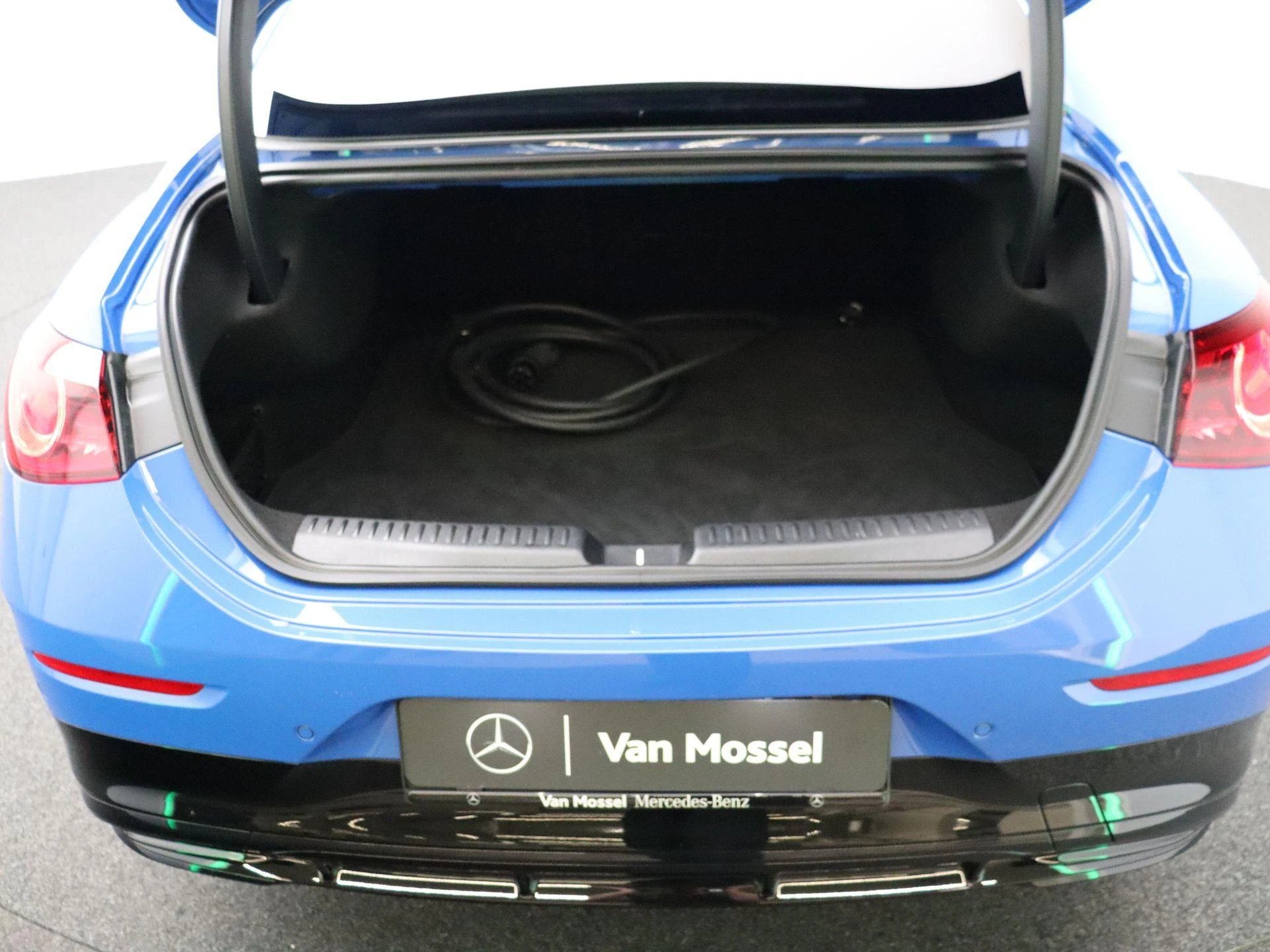 Mercedes-Benz-CLA-image-25
