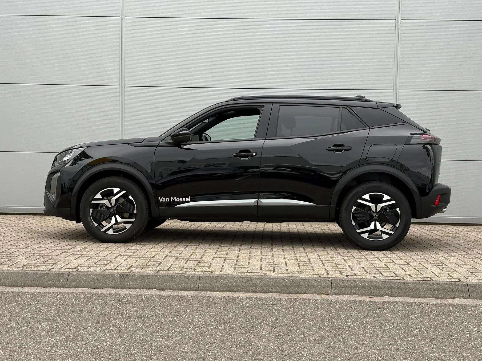 Peugeot-2008-image-2