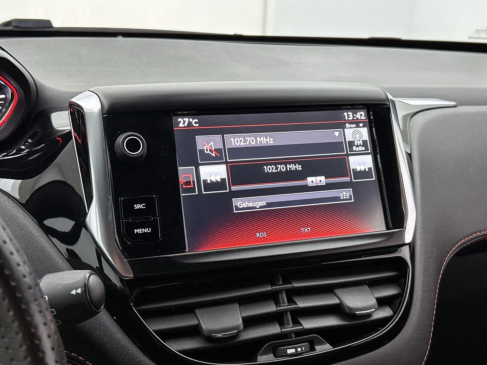 Peugeot-208-image-6
