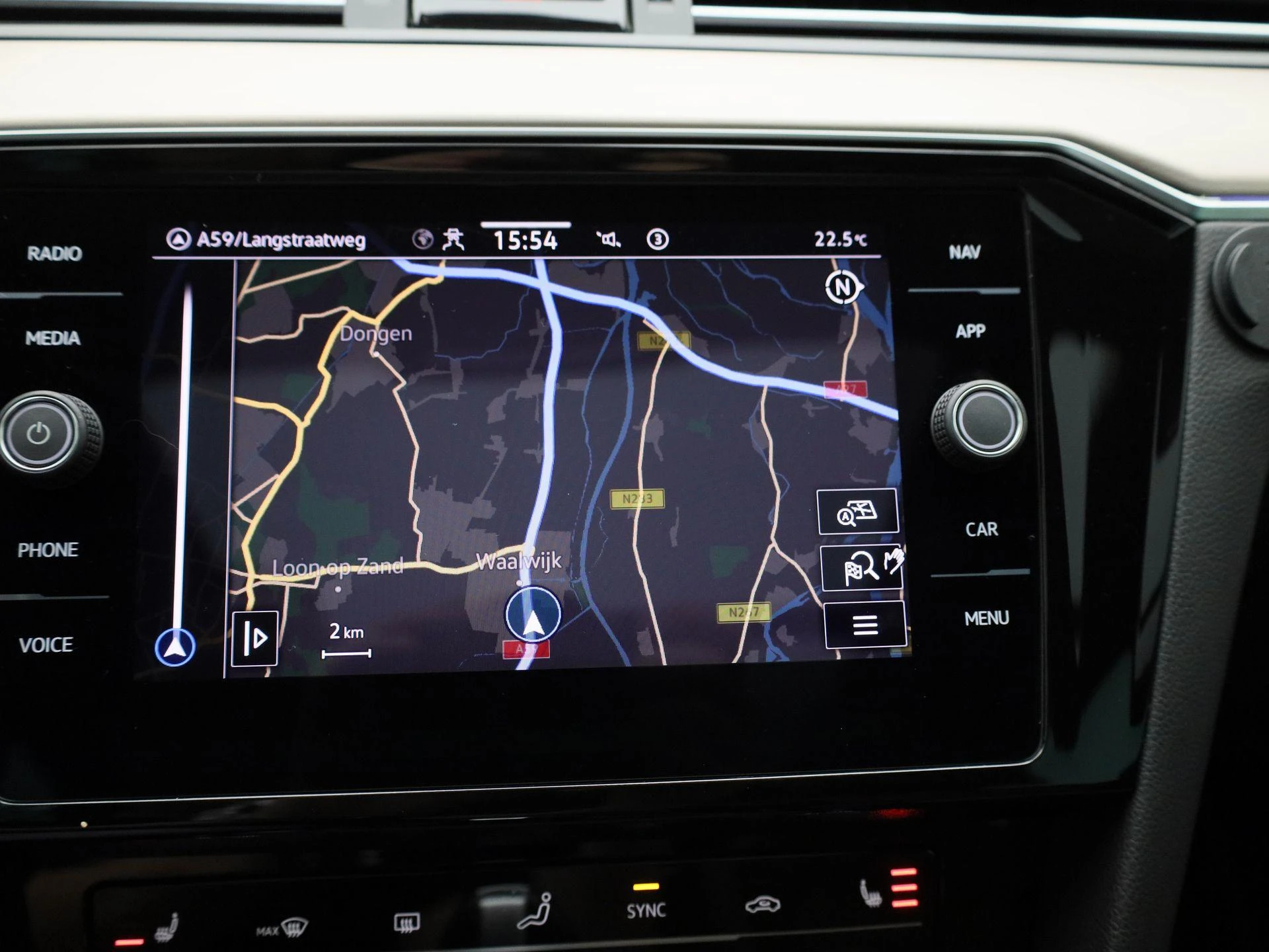 Volkswagen-Passat-image-18