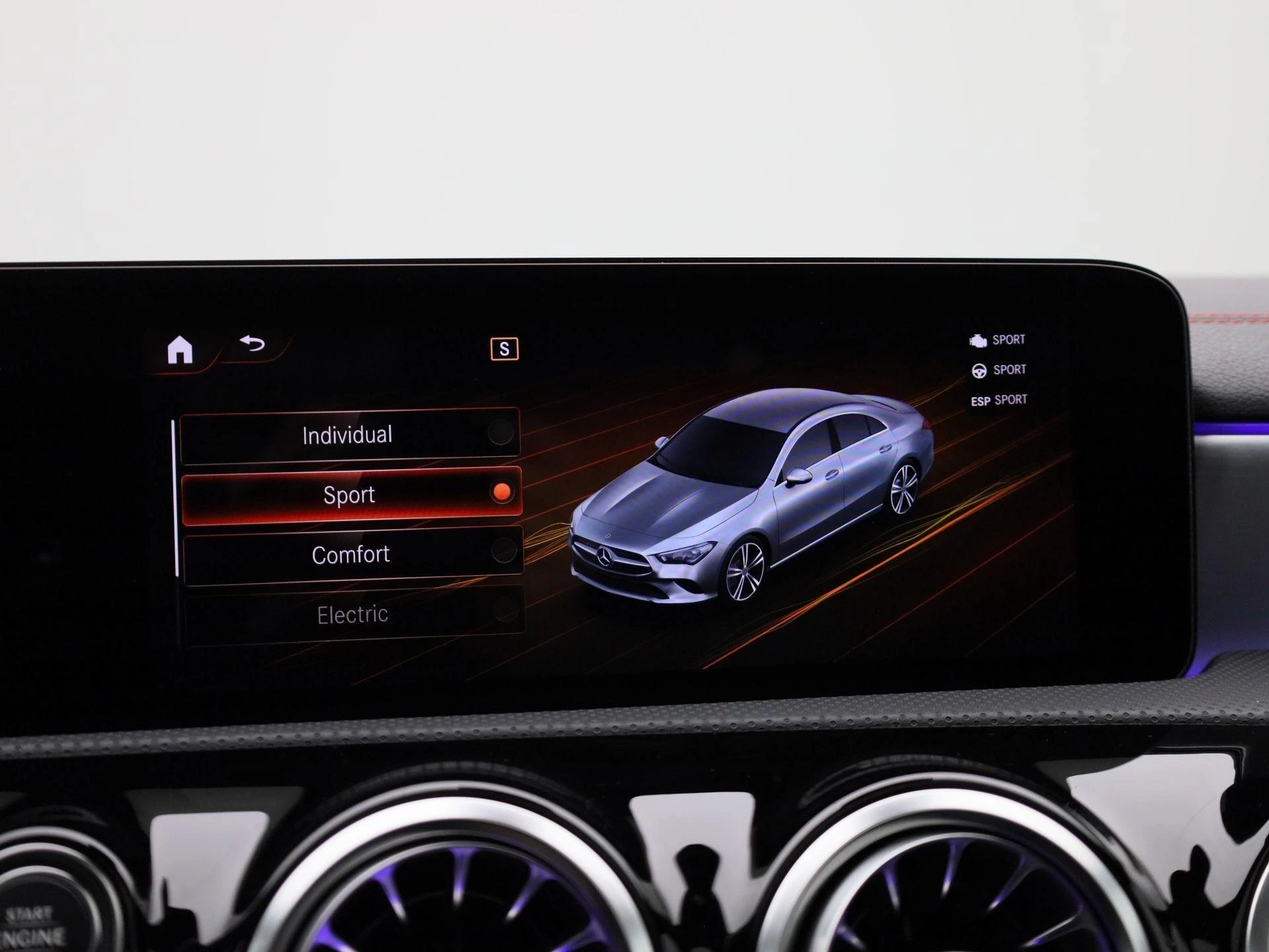 Mercedes-Benz-CLA-image-27