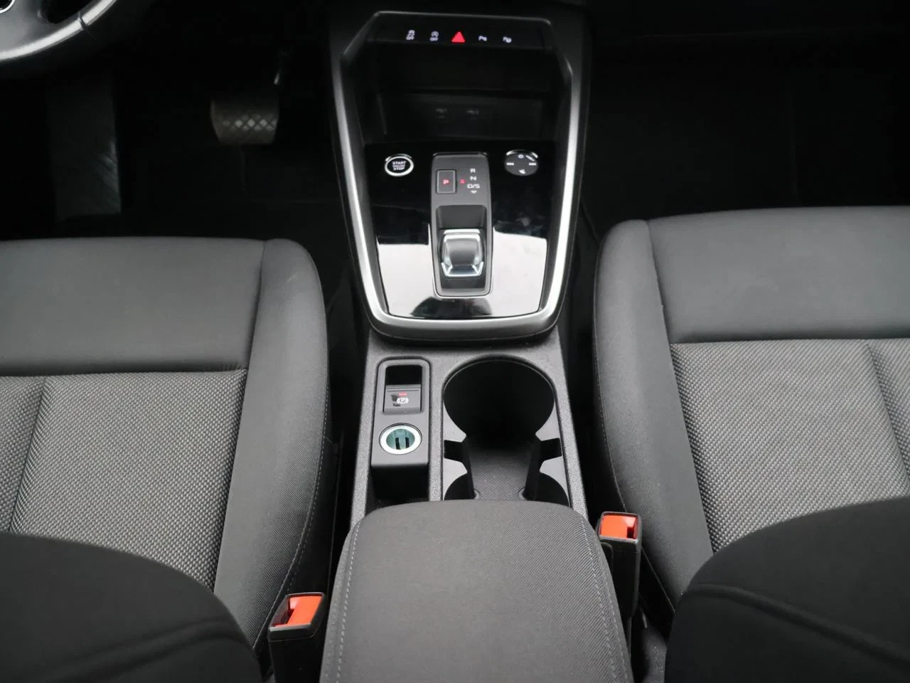 Audi A3 Sportback Audi A3 Sportback 30TFSI 110PK *AUTOMAAT*PDC*ACC*NAVI*APP-CONNECT*VIRTUAL COCKPIT*AIRCO*...*