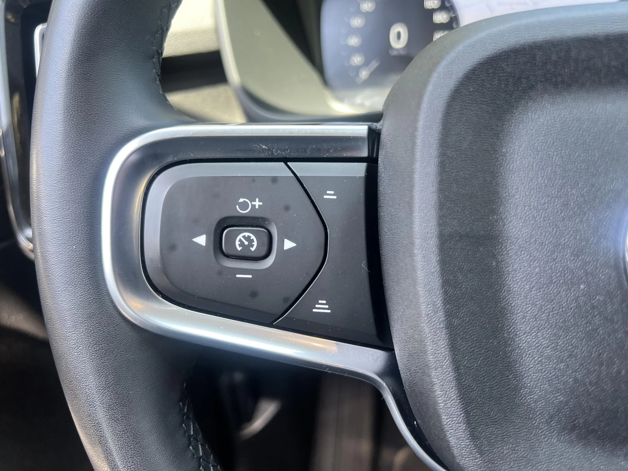 Volvo-XC40-image-14