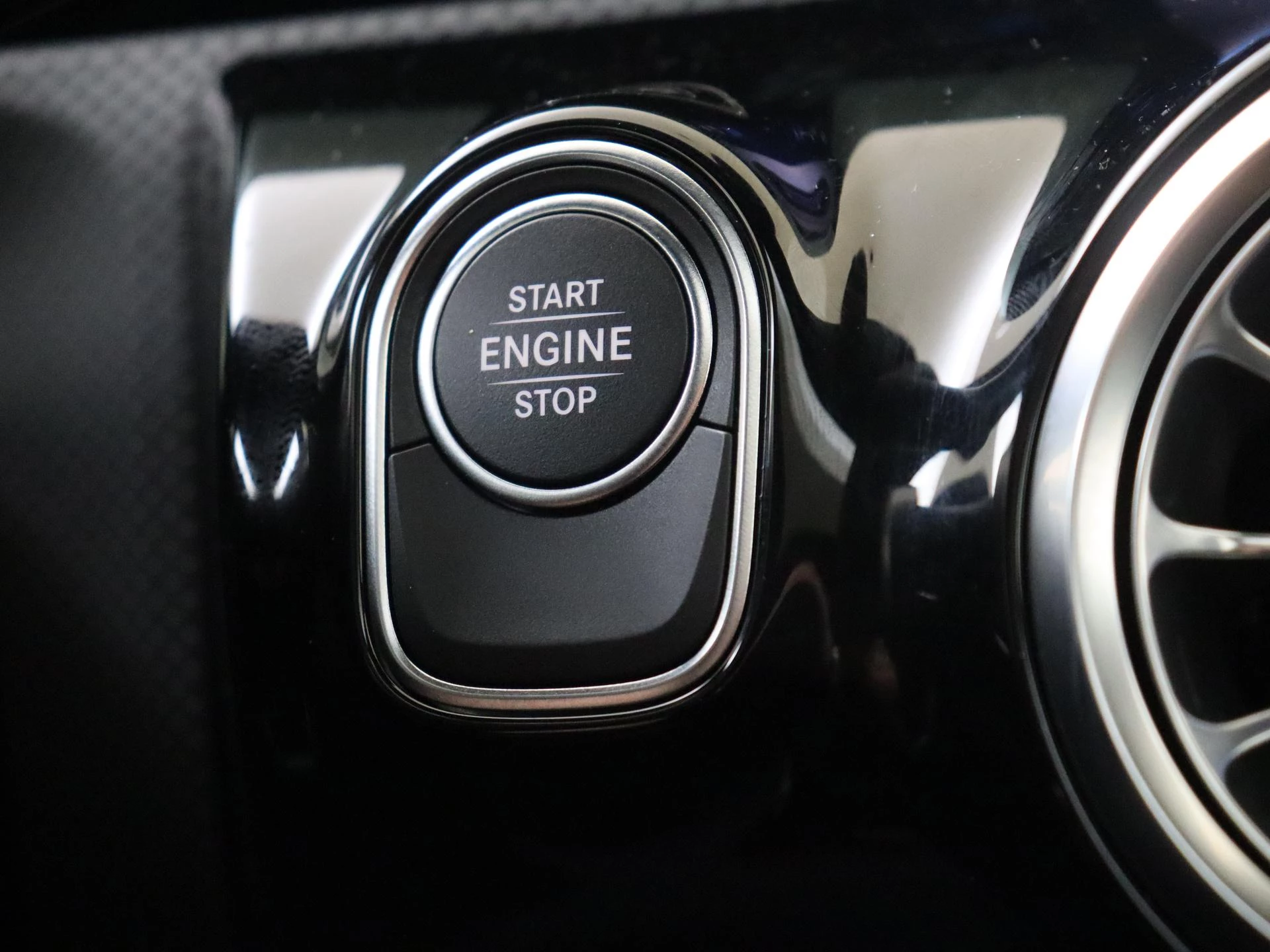Mercedes-Benz-A-Klasse-image-25