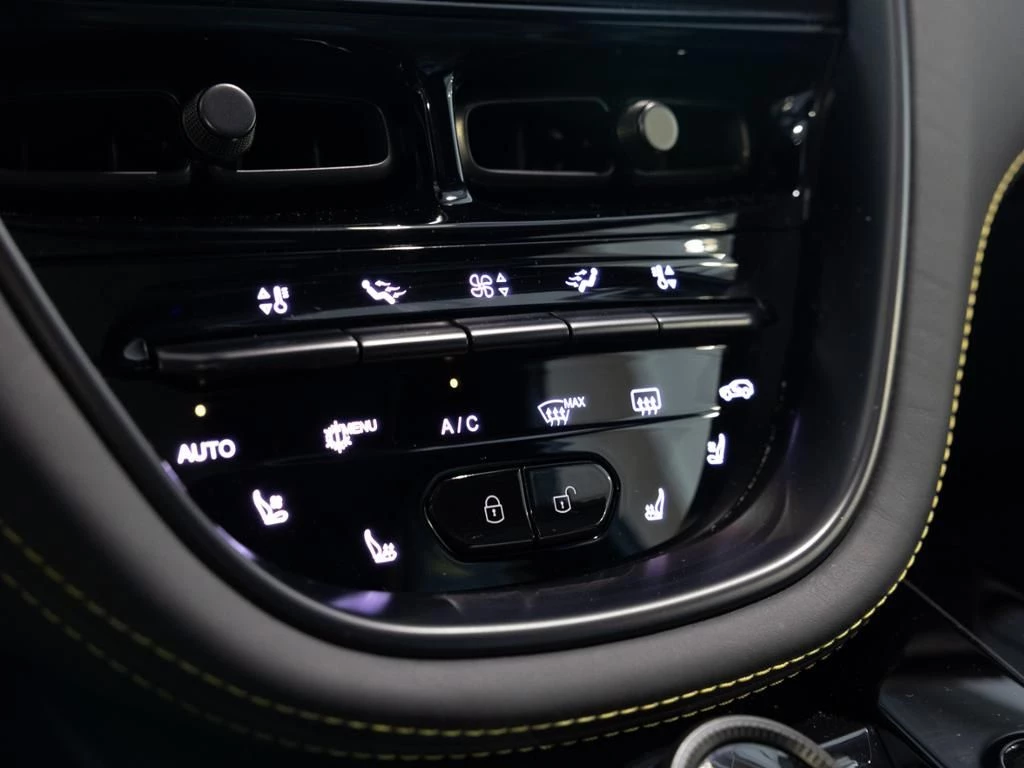 Aston Martin DBX 707 Aston Martin Hamburg