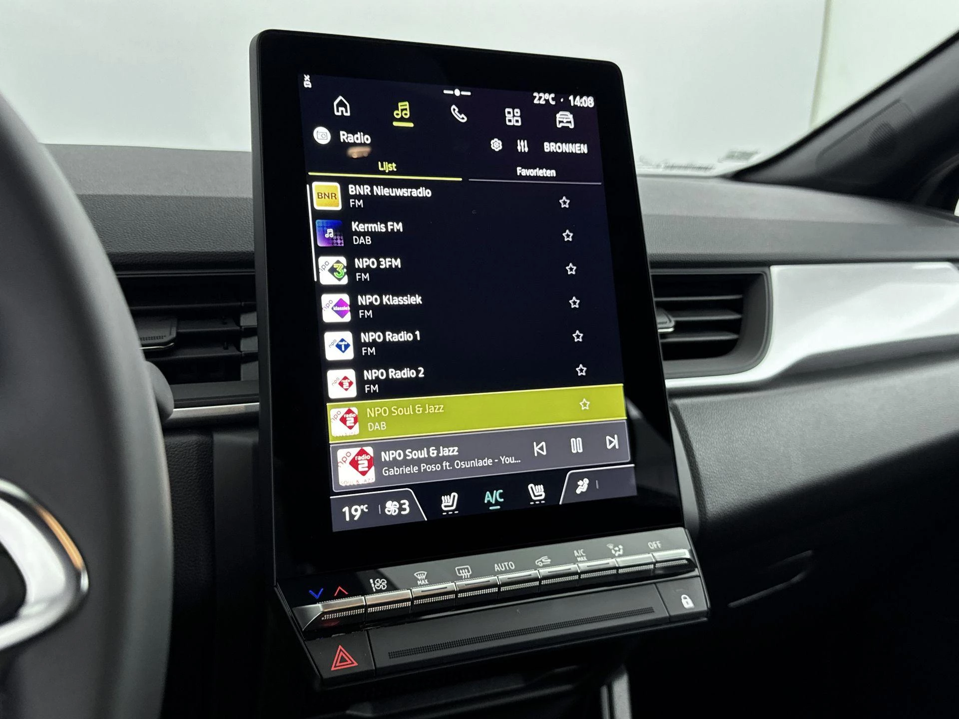 Renault-Captur-image-15