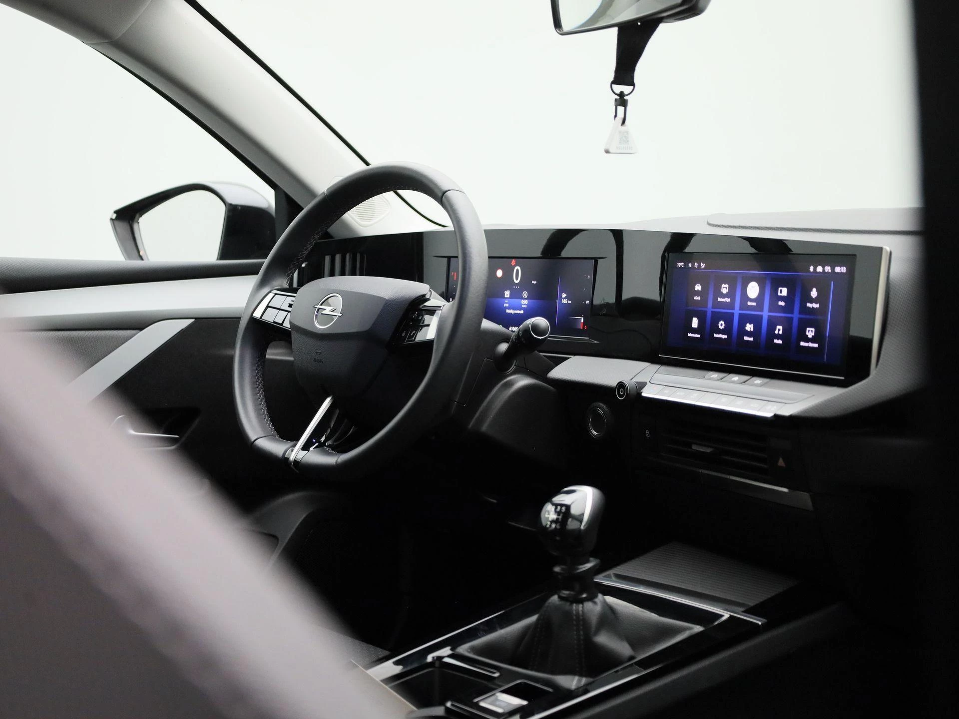 Opel-Astra-image-31