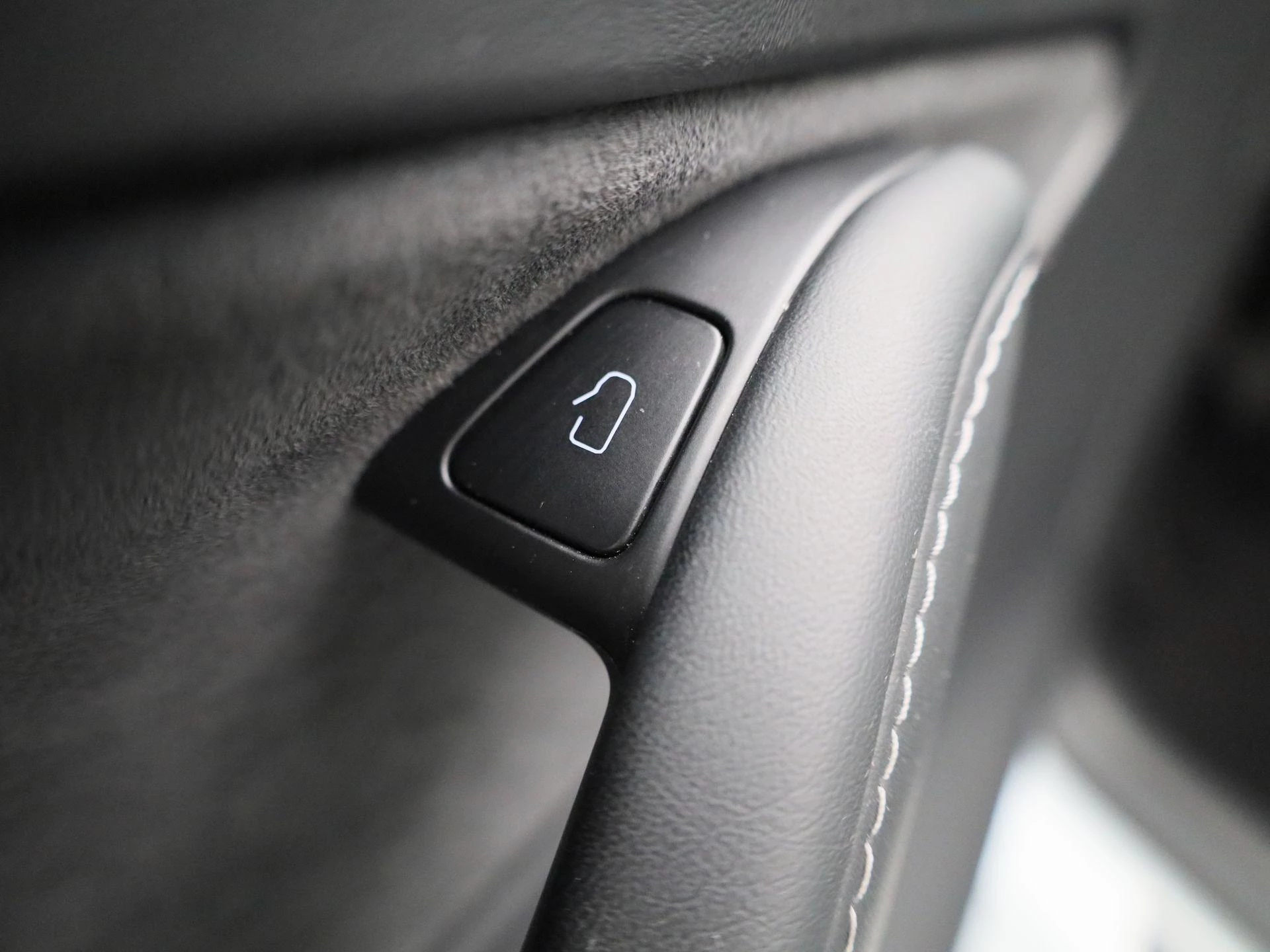 Tesla-Model Y-image-28