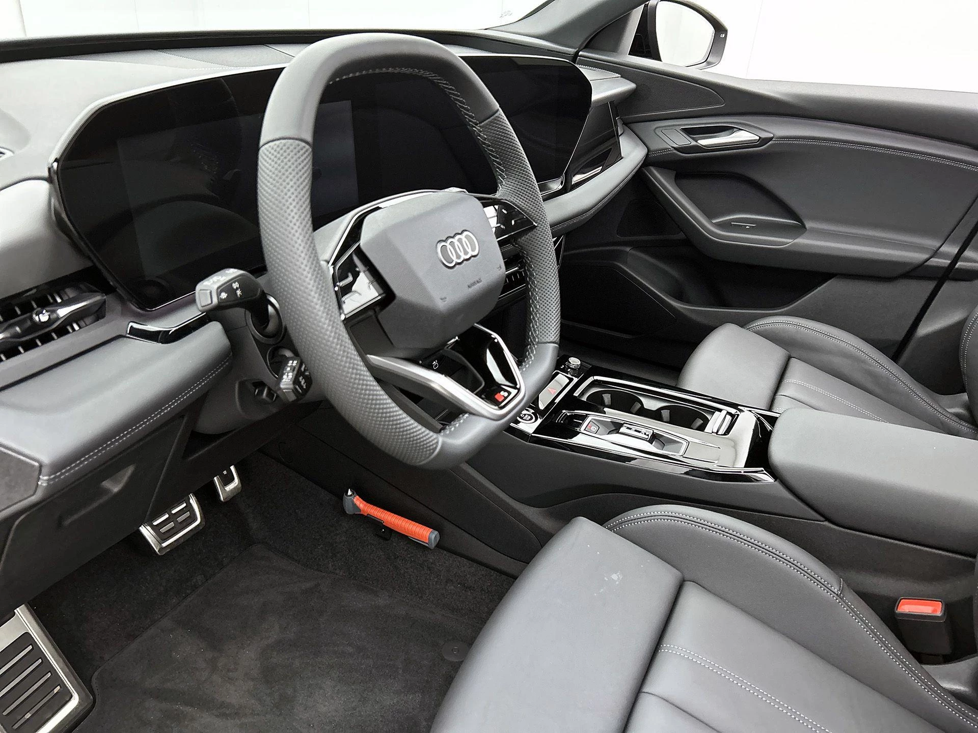 Audi-Q6 e-tron-image-17