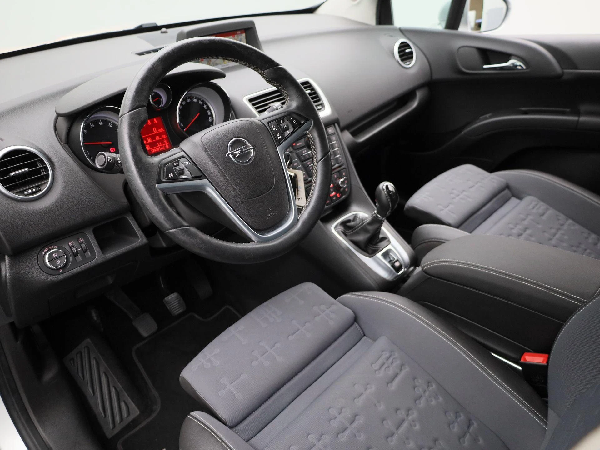 Opel-Meriva-image-16