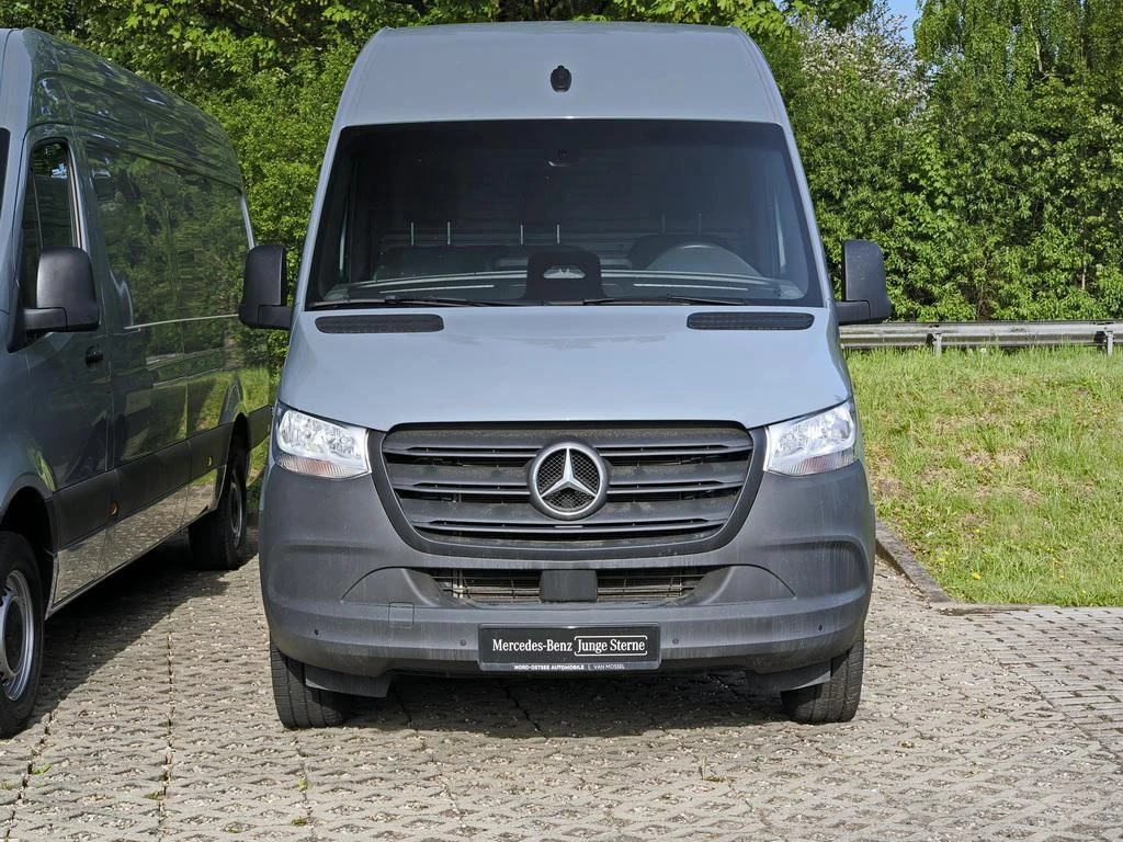 Mercedes-Benz-Sprinter 317-image-3