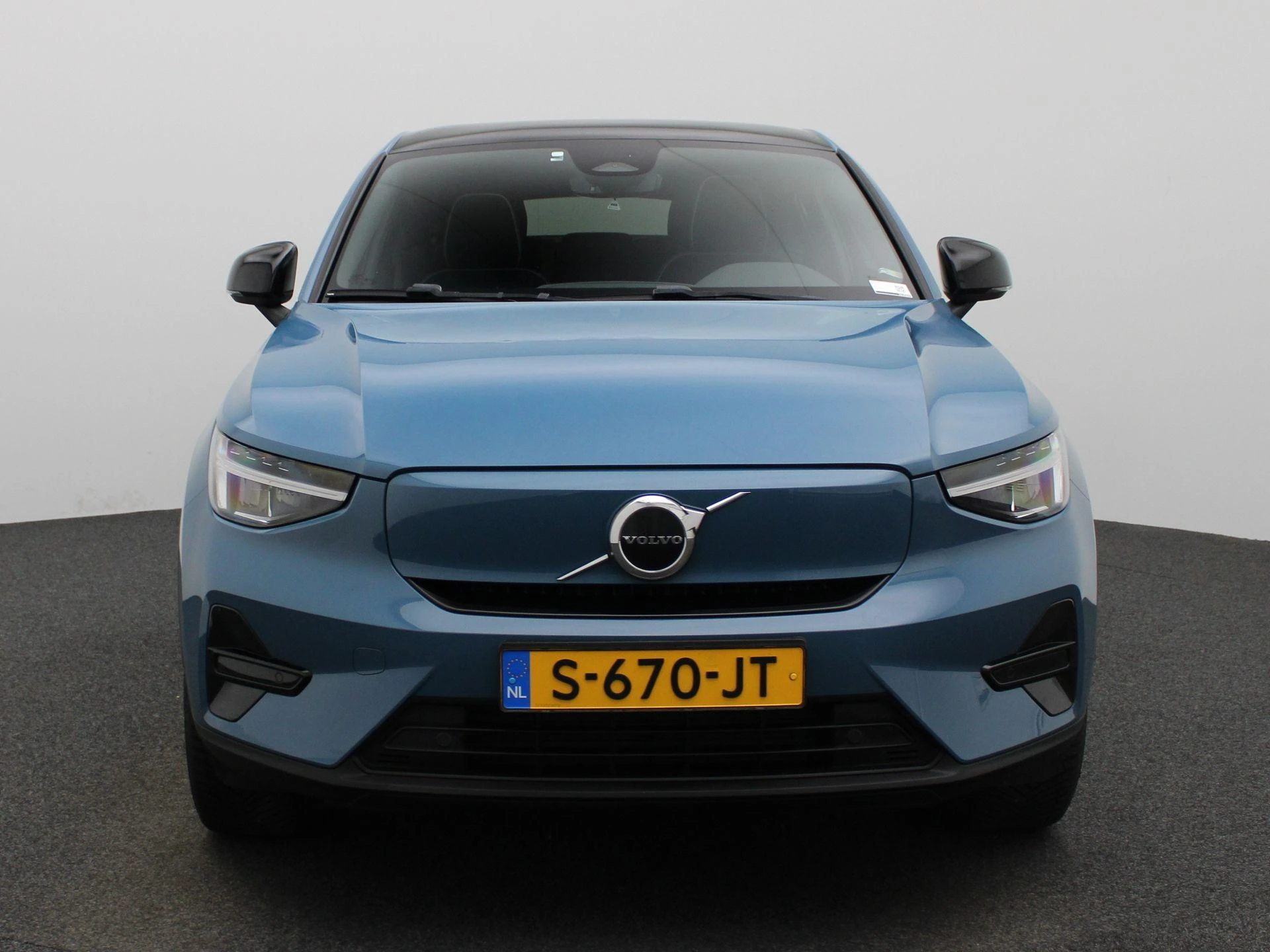 Volvo-C40-image-2