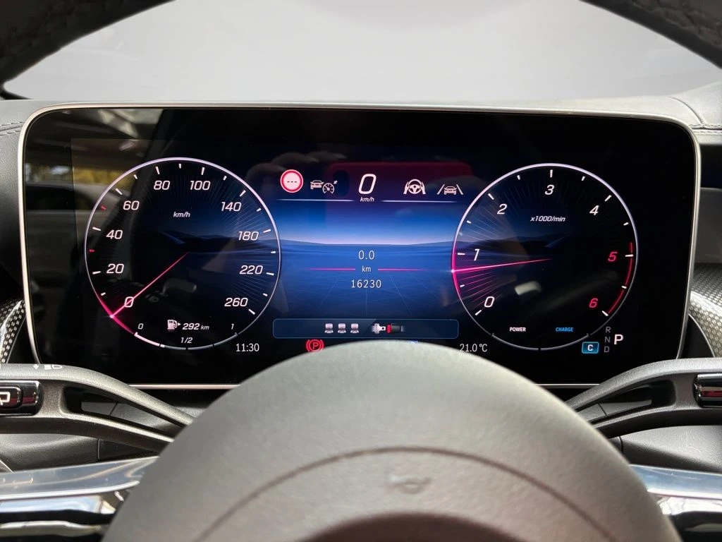 Mercedes-Benz-GLC 300 d-image-6