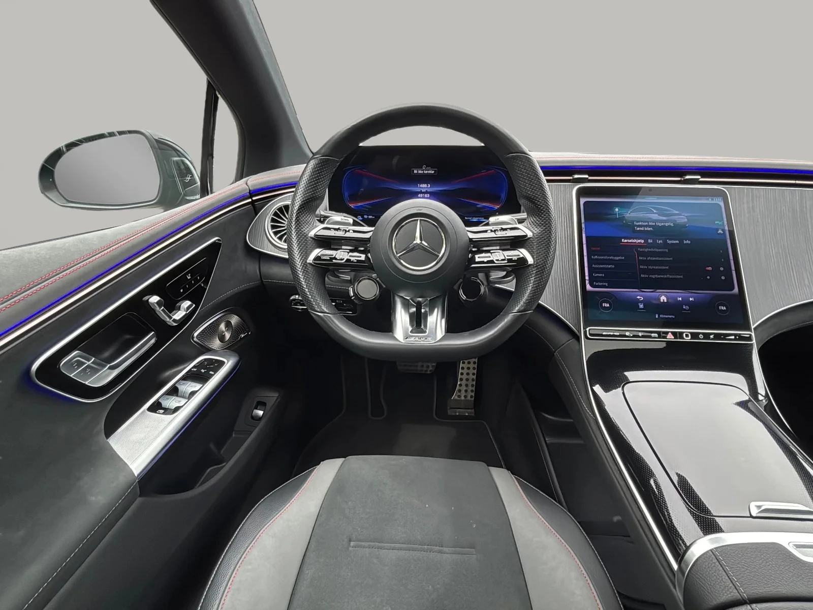 Mercedes-Benz-EQE-image-12