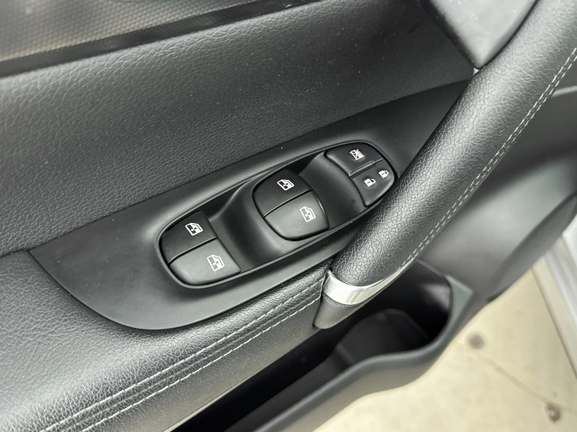 Nissan-QASHQAI-image-9
