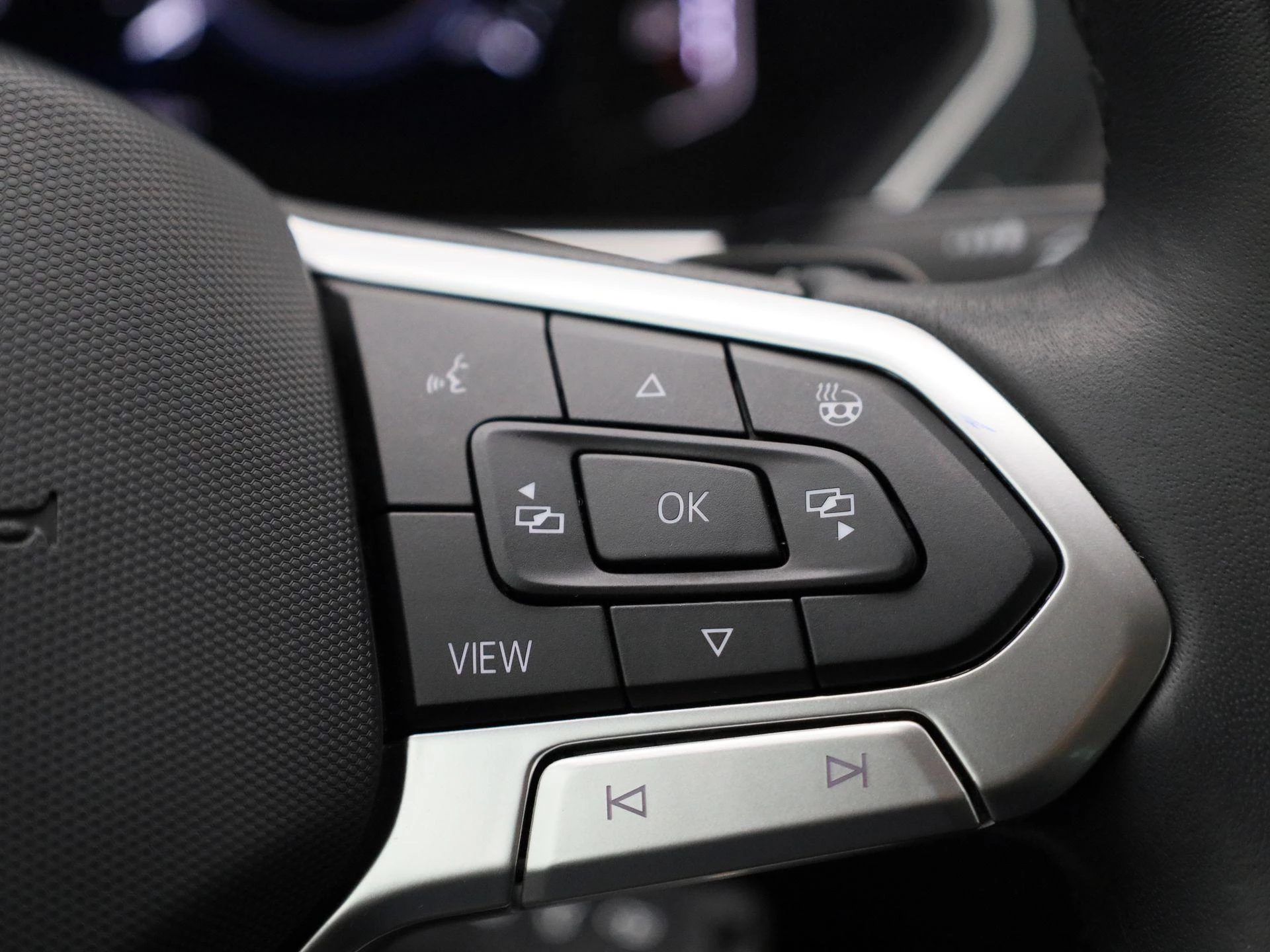 Volkswagen-Tiguan-image-23