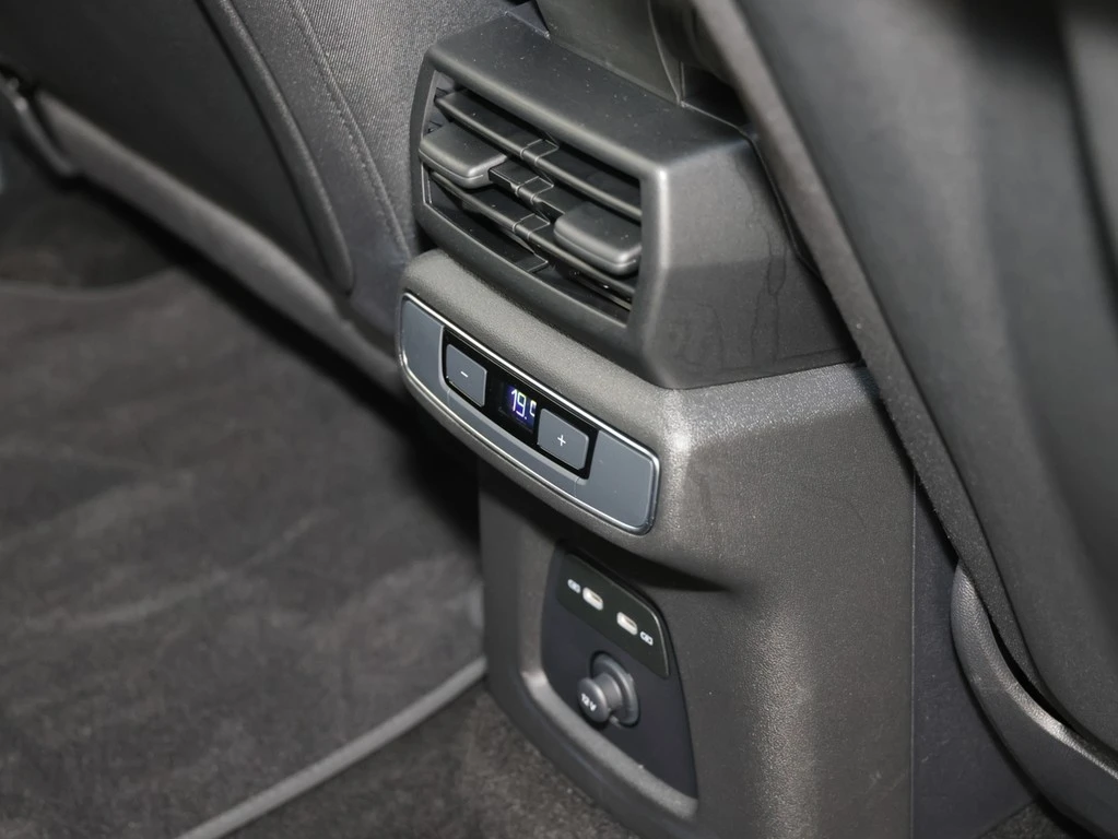 Audi Q4 e-tron 45 S line