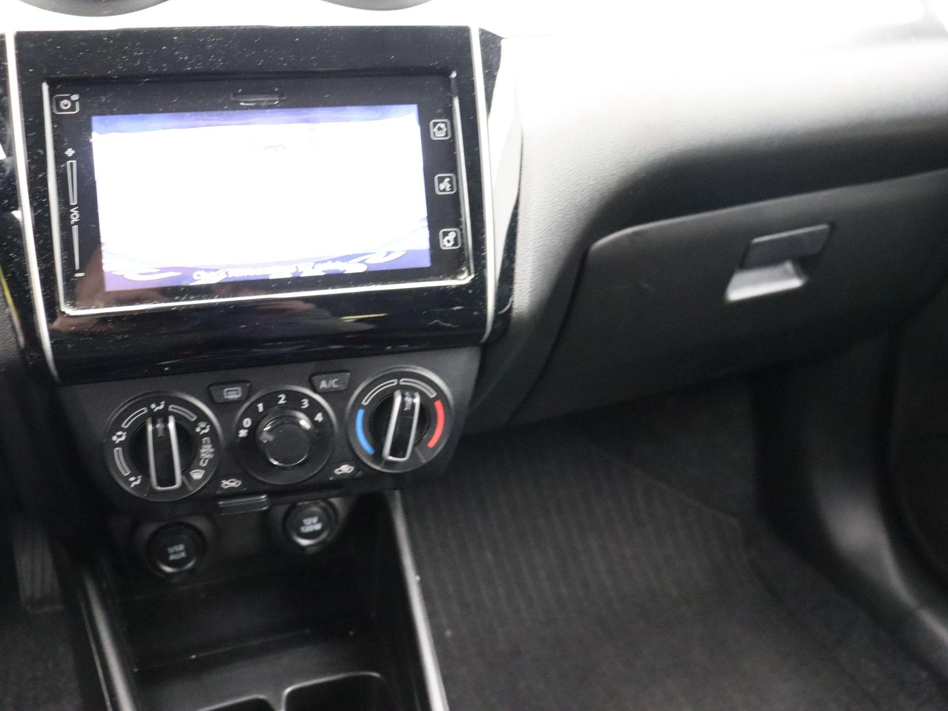 Suzuki Swift 1.2 SMART HYBRID SELECT