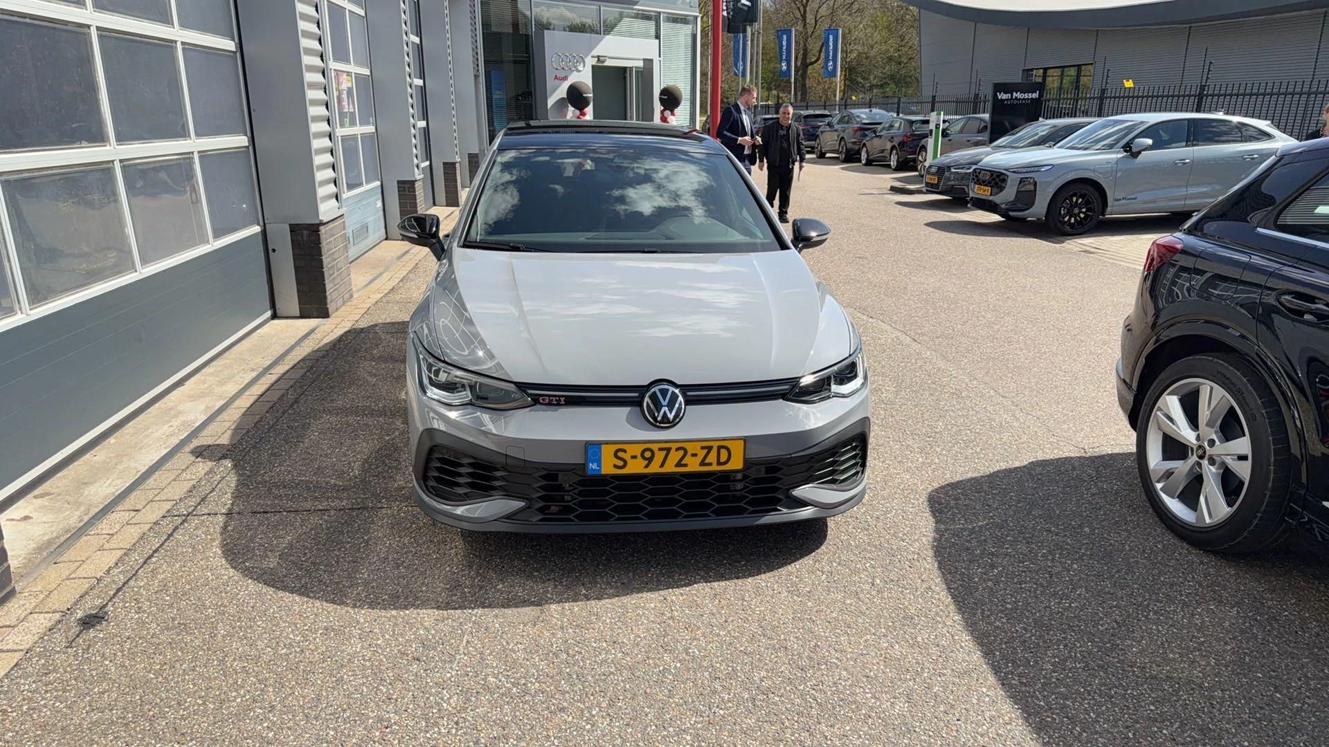 Volkswagen-Golf-image-5