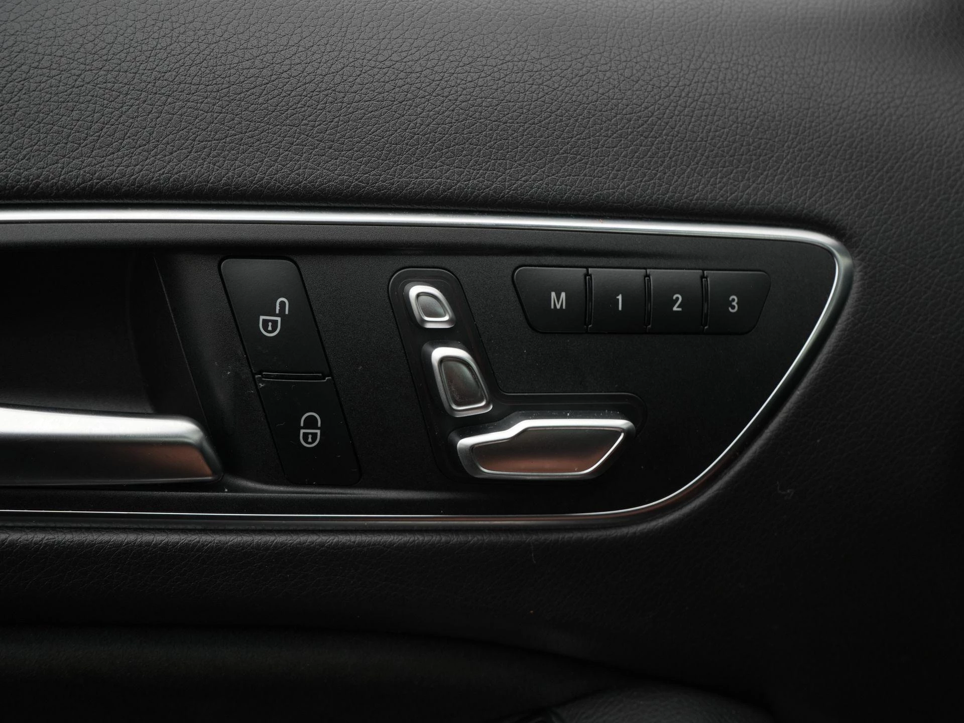 Mercedes-Benz GLA 180 Premium Plus