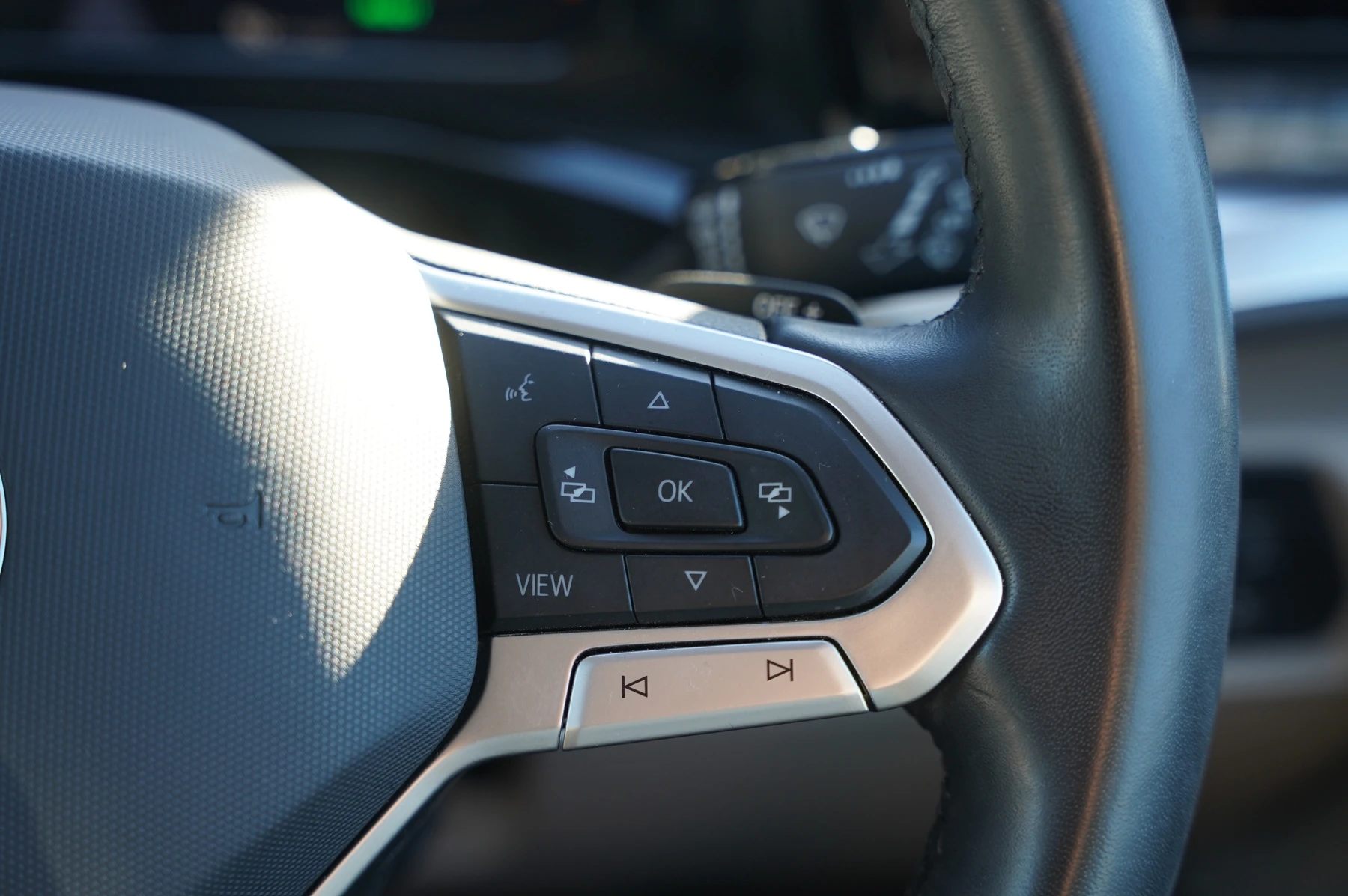 Volkswagen-Multivan-image-16