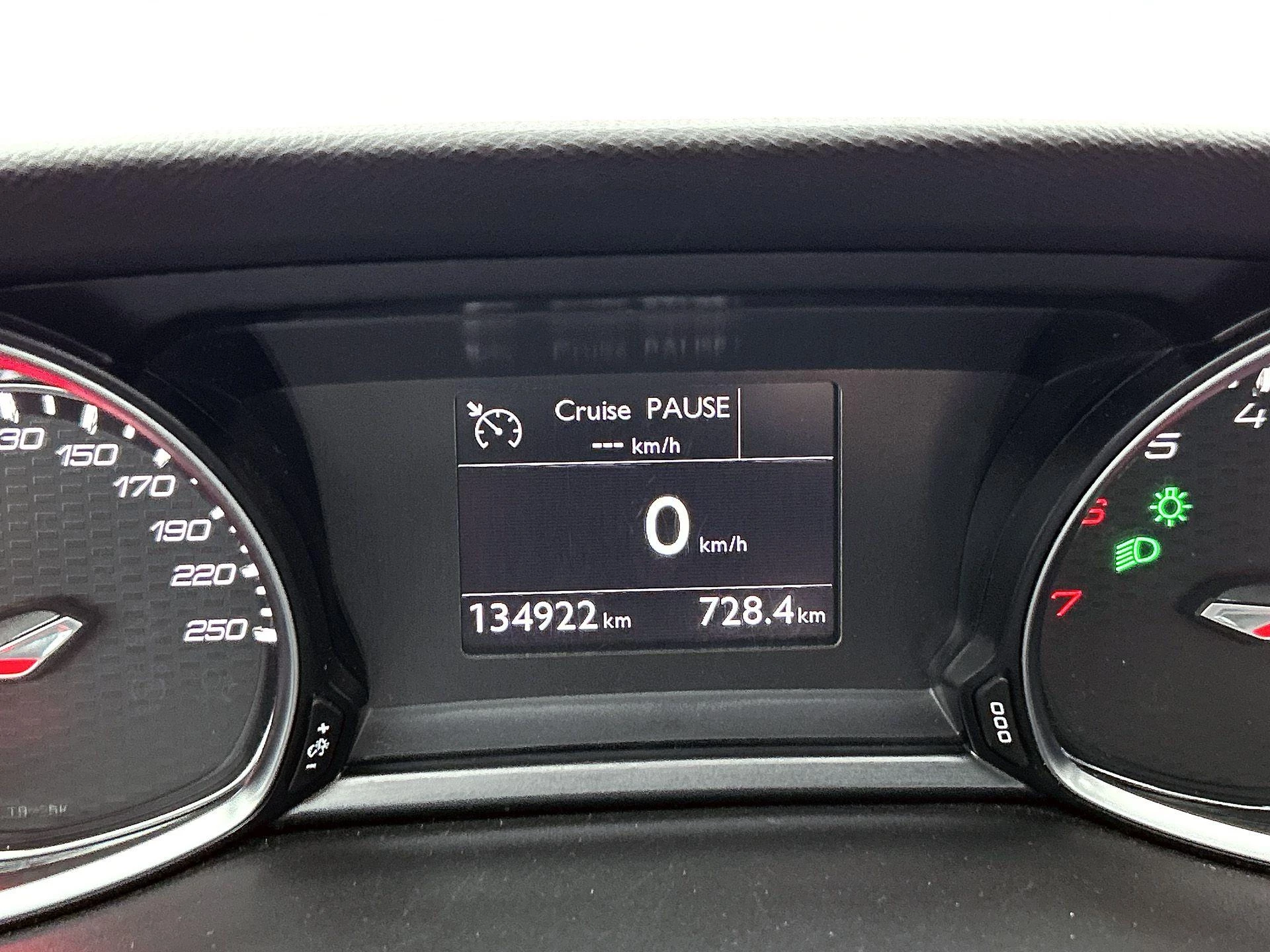 Peugeot-308-image-18