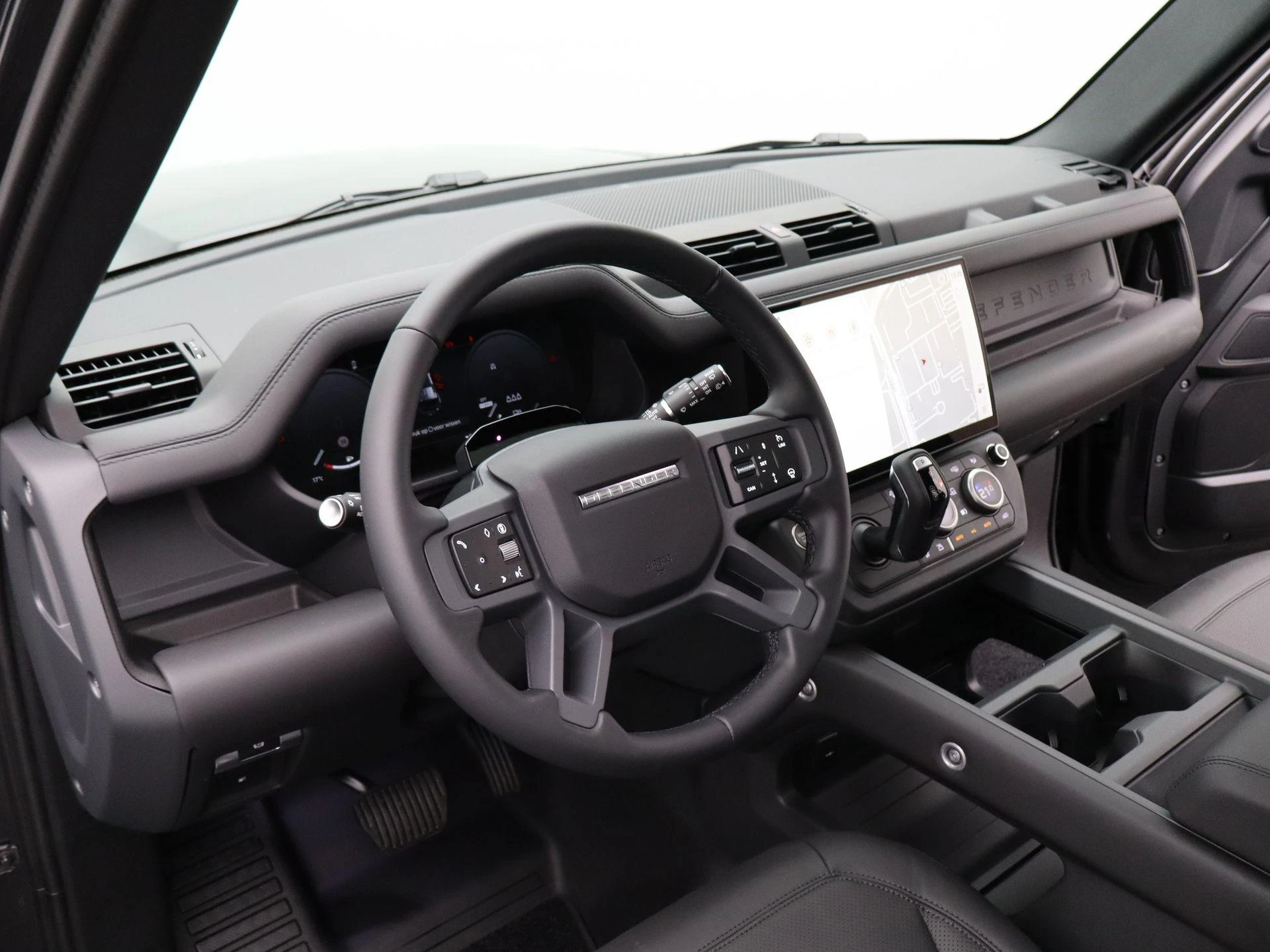 Land Rover-Defender-image-35